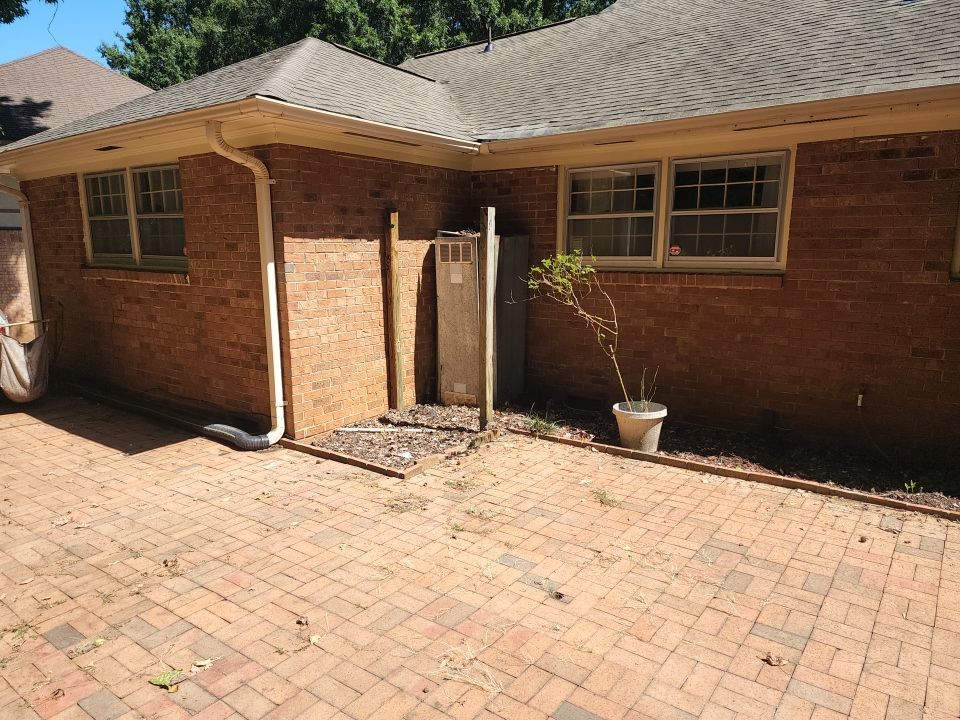 House Wash using cleaner by Power Wash Masters LLC