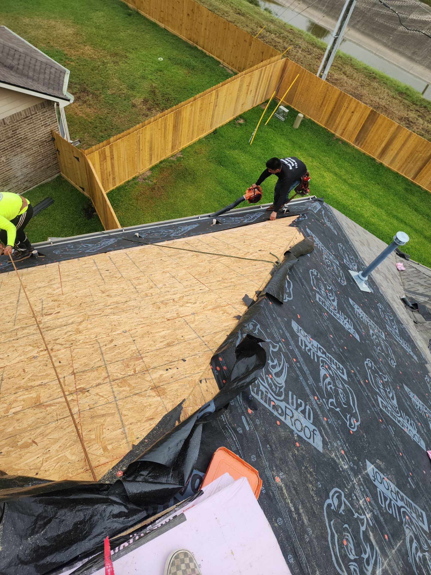 Residential Roofing Installation using Owen's Corning Duration (Lifetime) Shingles by Roof Repair Company