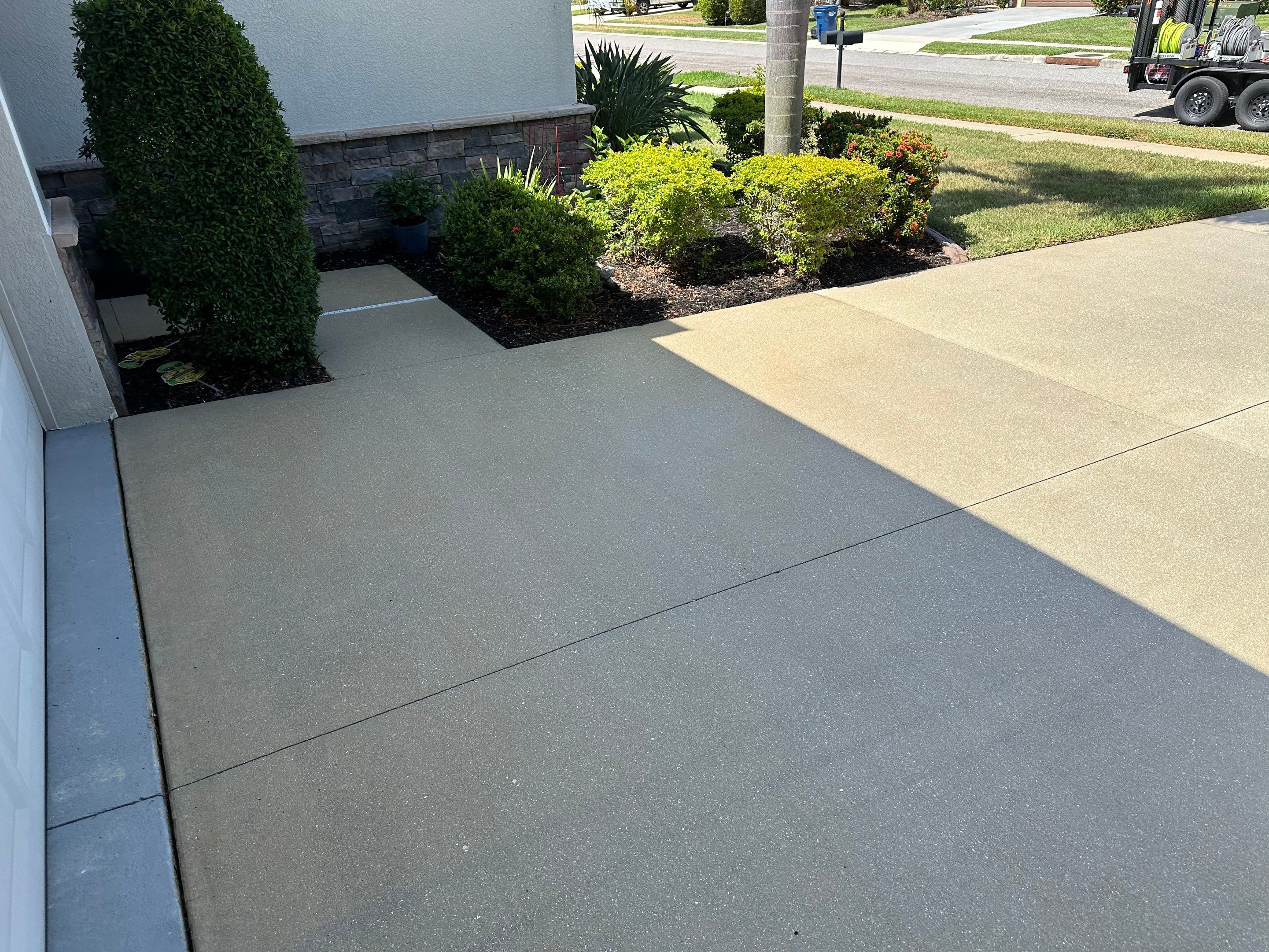 🚗 Concrete Driveway & Sidewalk Cleaning – Old Mill Preserve, Palmetto, FL by Sunshine AquaWash