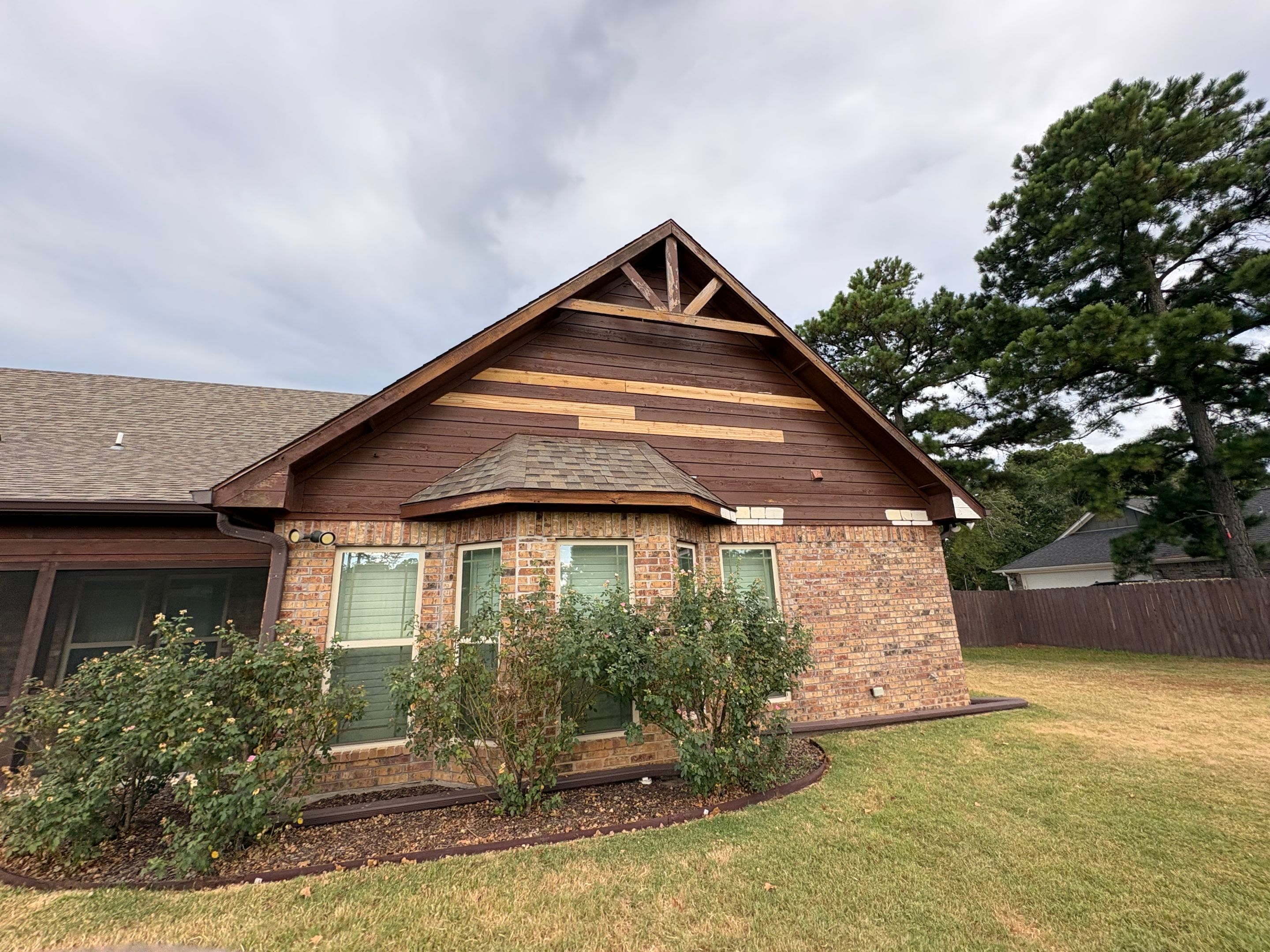 From Dated Brown to Modern Contrast: A Mineola Exterior Transformation by Quality Coats Painting