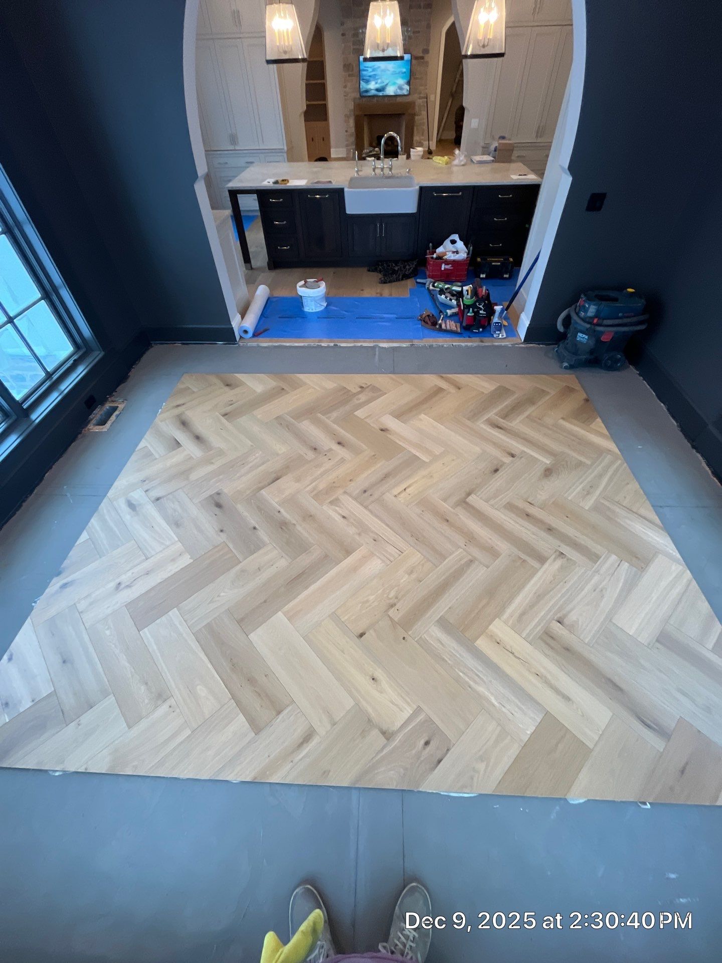 A DREAMY DEN & Matching Hardwoods for this New Build by RTBaldwin Hardwood Floors