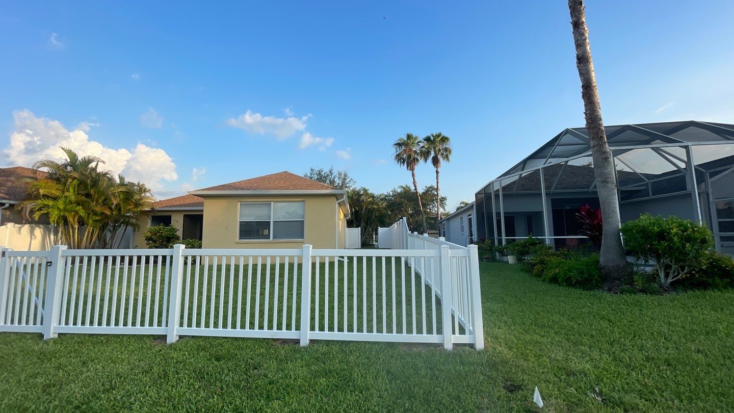 Lakewood Ranch, FL White Vinyl Privacy & Picket Fence by Asap fence and gates, LLC