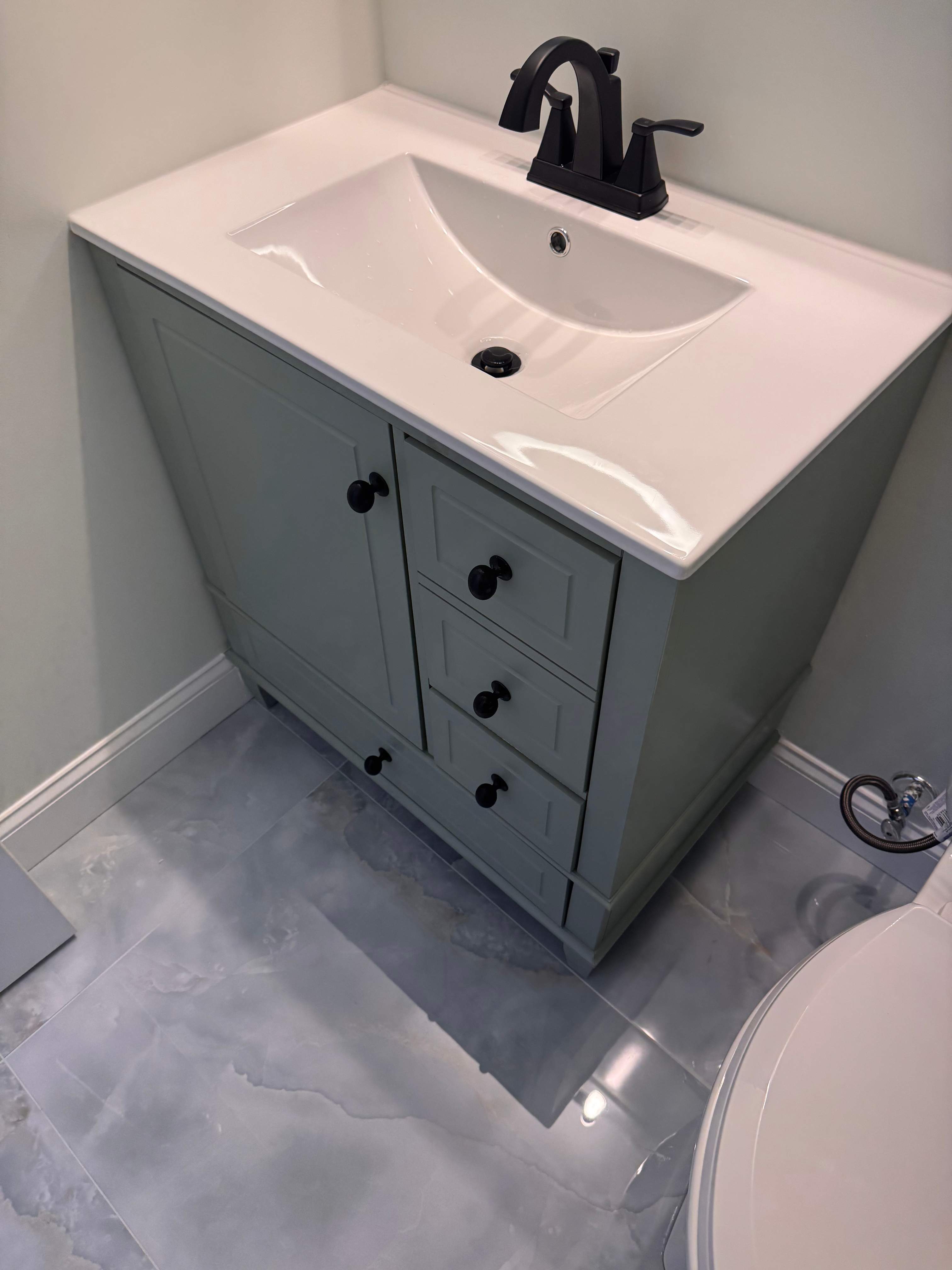 Guest bathroom renovation by Prudencio