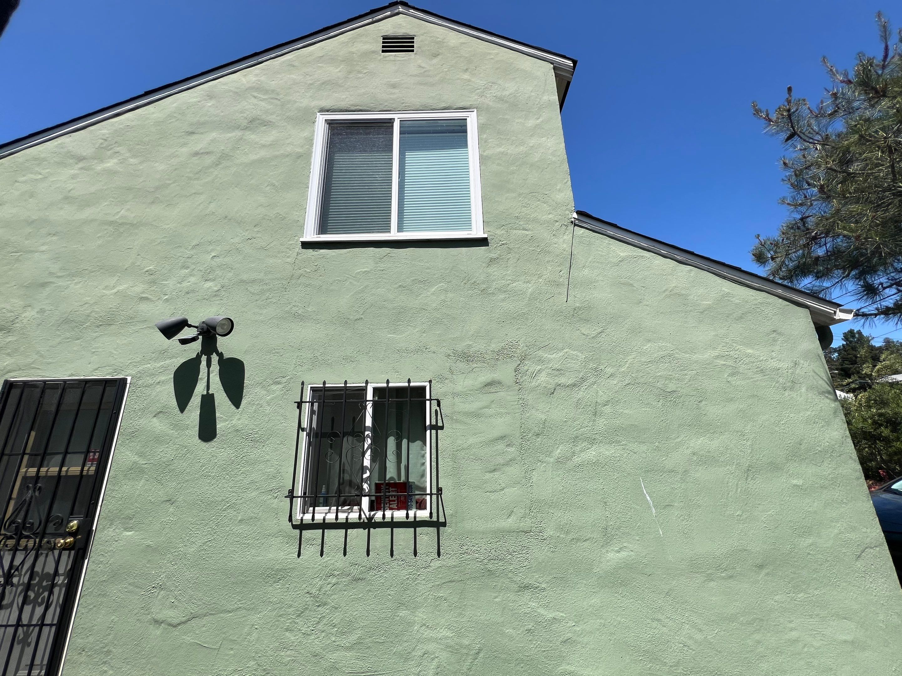 Project in Oakland by Herrera’s Bay Area Painting inc.