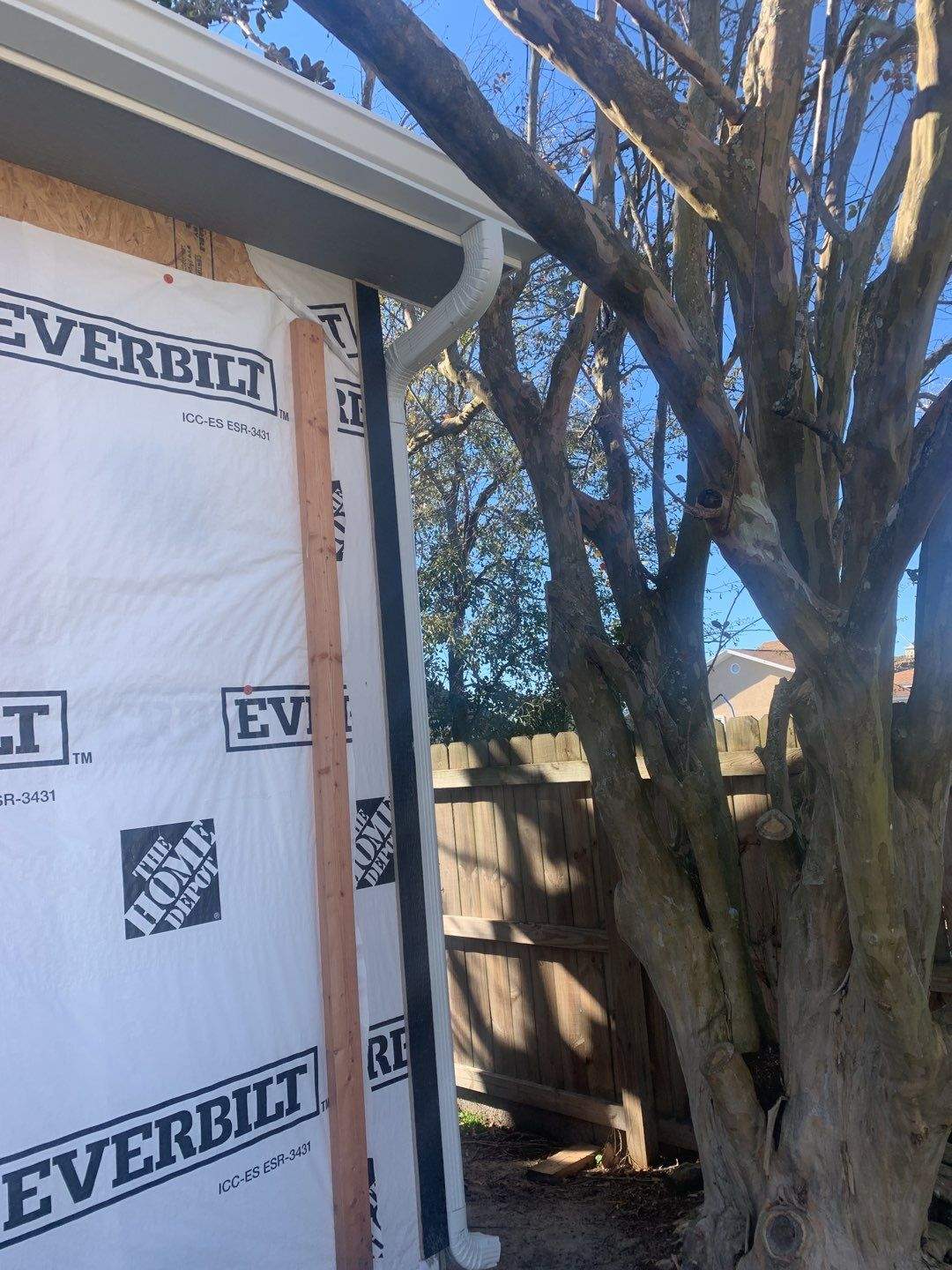 Panama City 6-inch White Seamless Gutter Installation by Gutter Professors