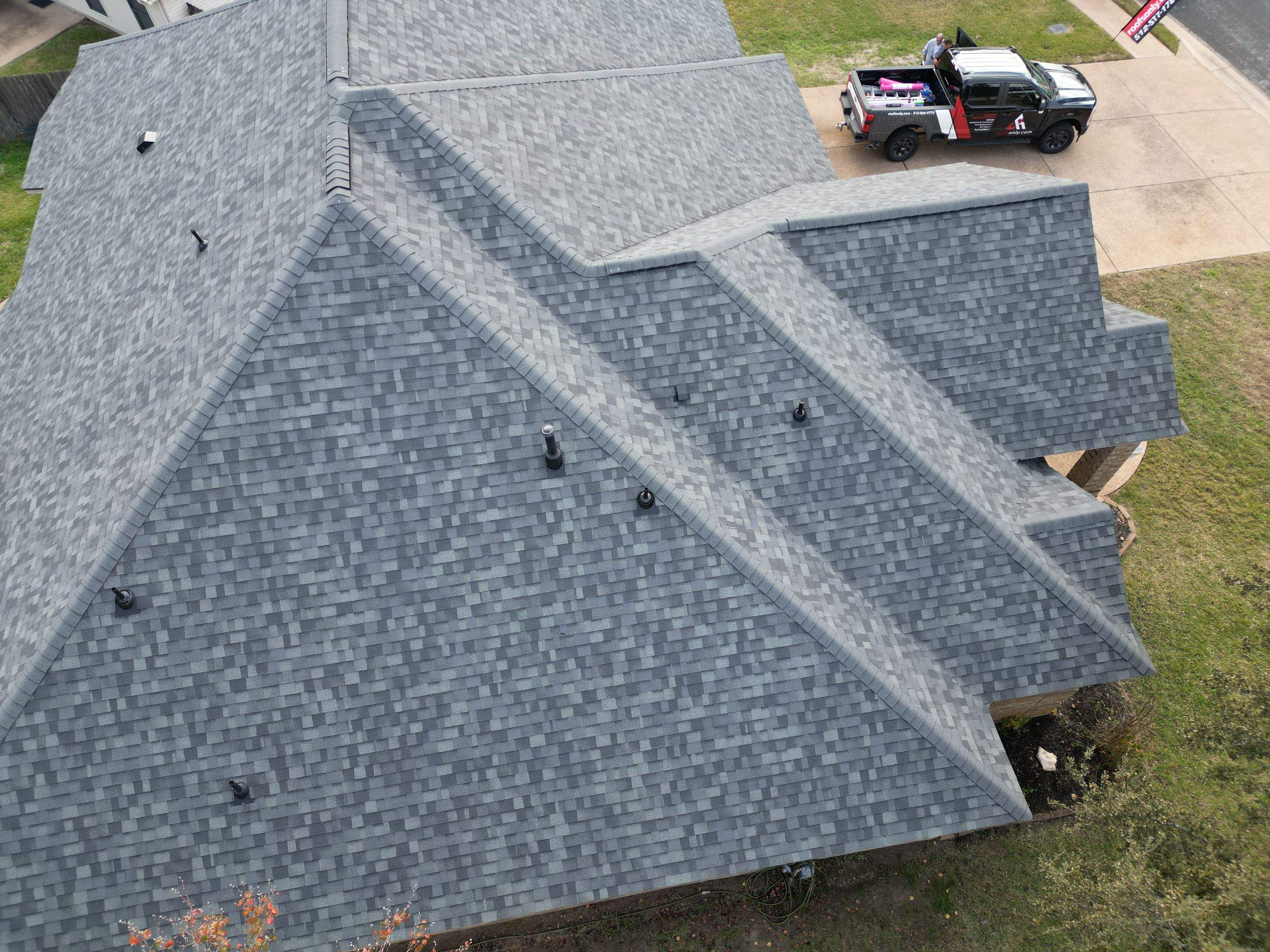 Estate Gray - Owens Corning TruDefinition Duration by RoofsOnly.com