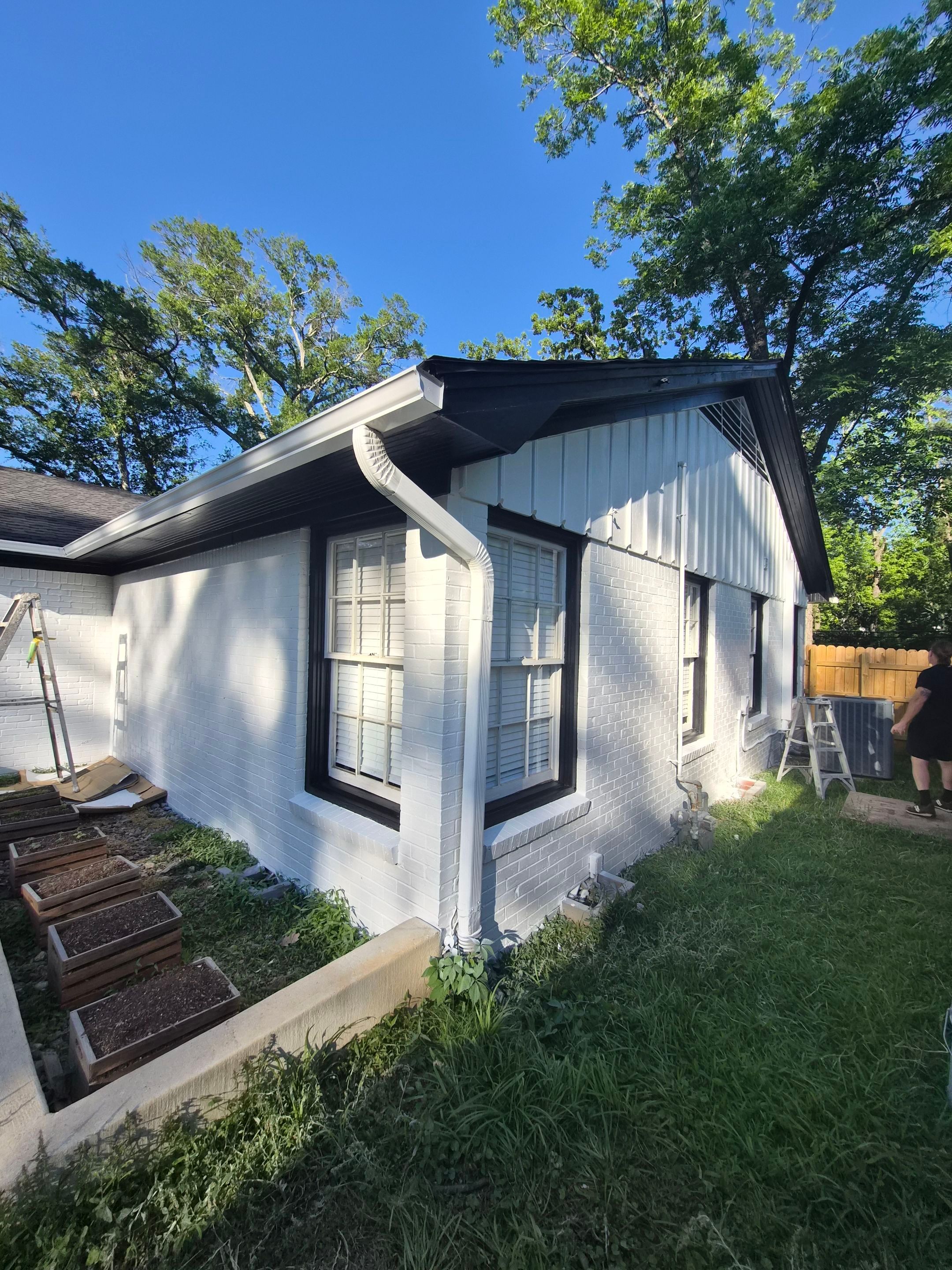 From Gray to Modern White: Exterior Repaint in Tyler, TX by Quality Coats Painting