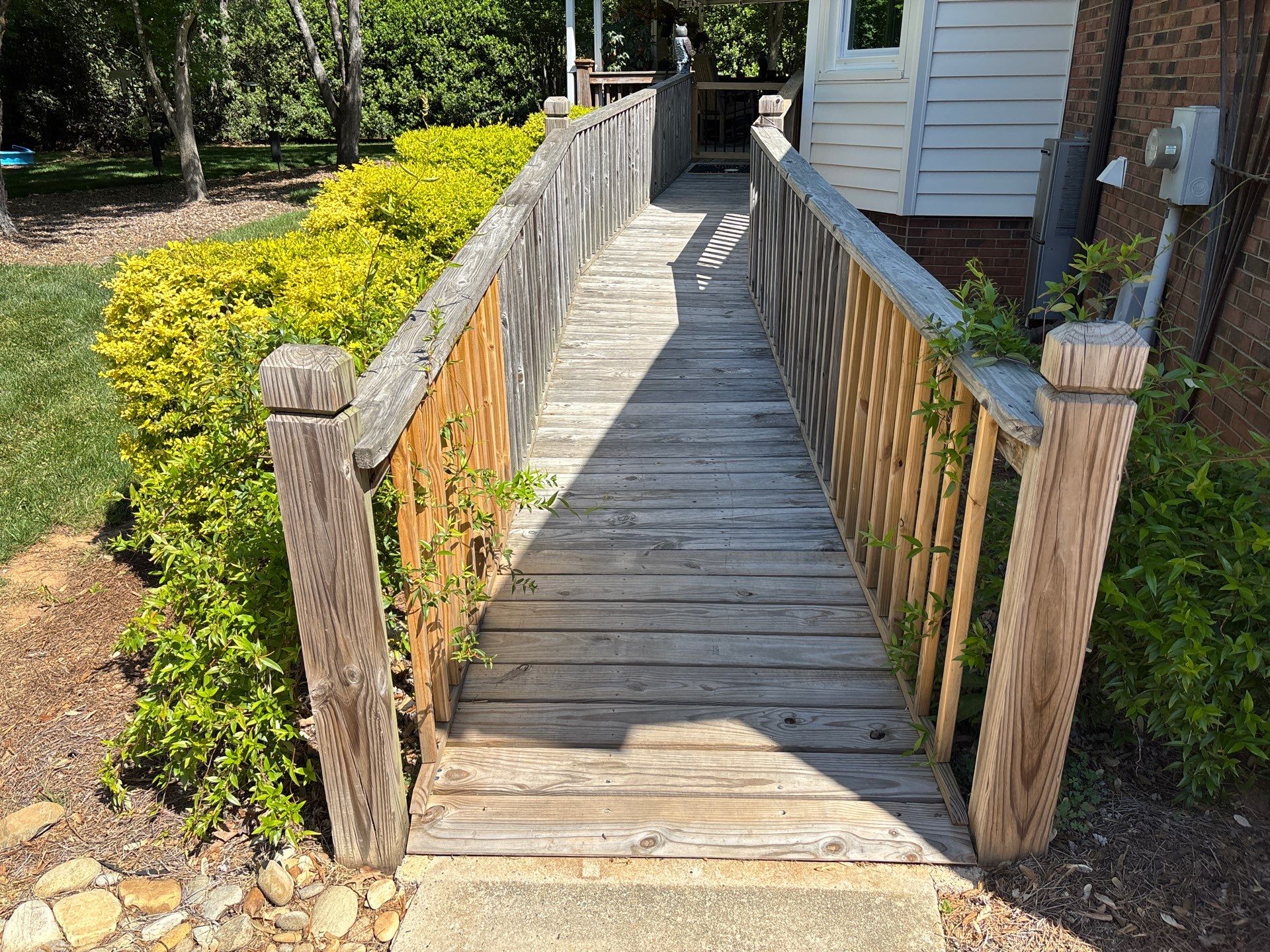 Wood Deck using Wood Sealant by DuraSeal