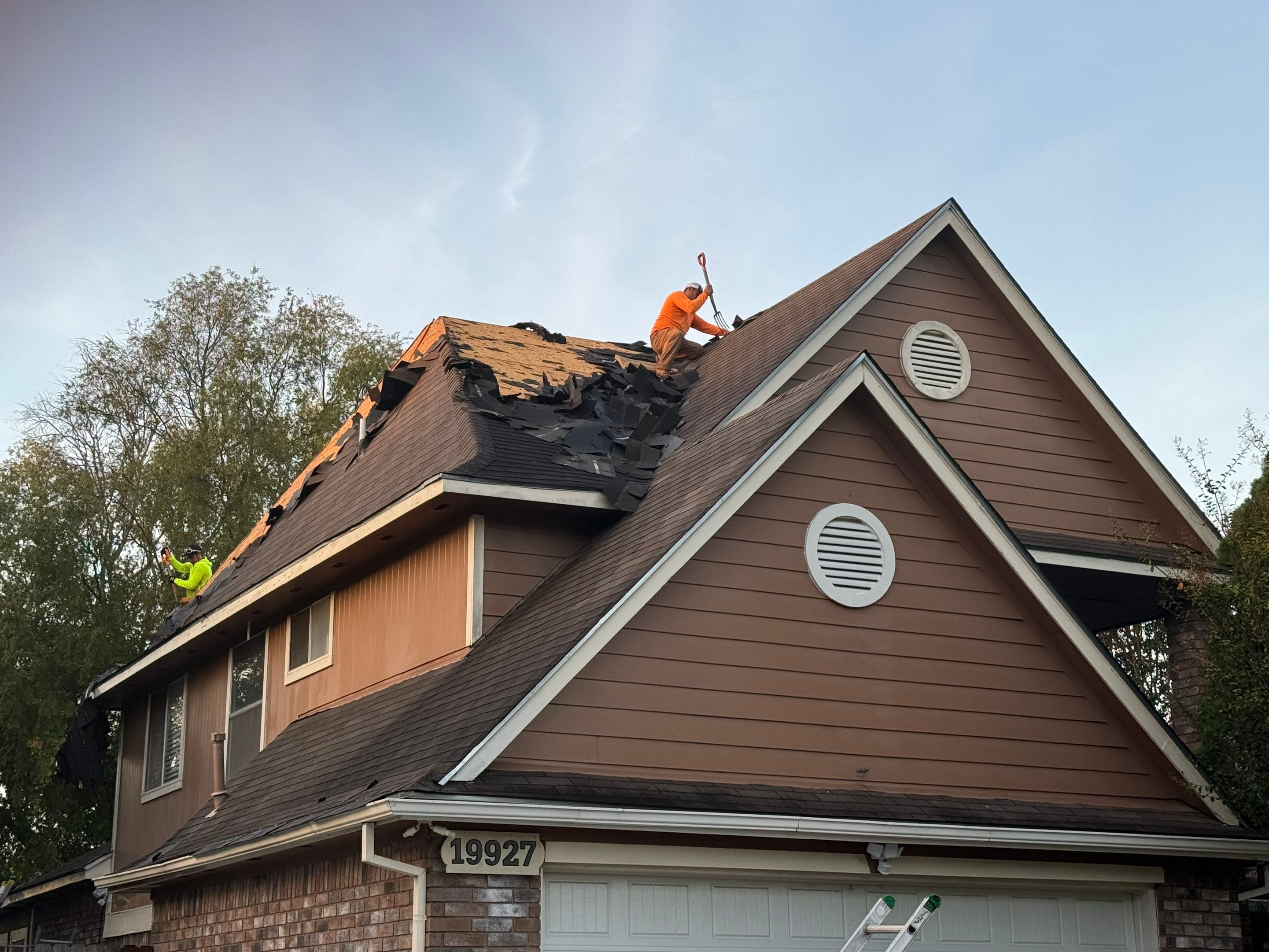 Residential Roofing Installation using Owen's Corning Duration (Lifetime) Shingles by Roof Repair Company