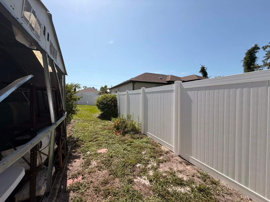 White Vinyl Privacy Fence Repair and Replacement in North Port by True Fence LLC
