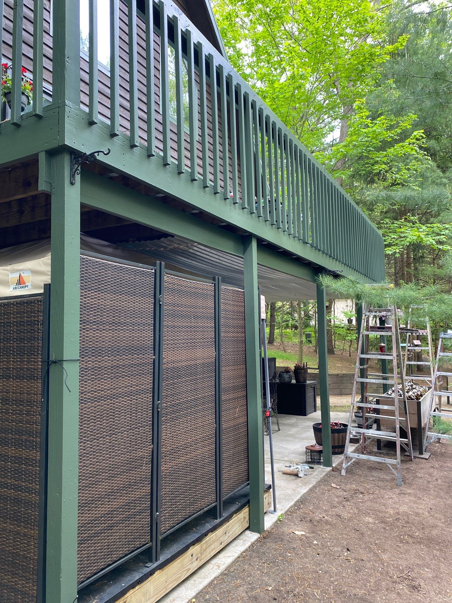 Stained deck and Pressure wash by Gordon Painting