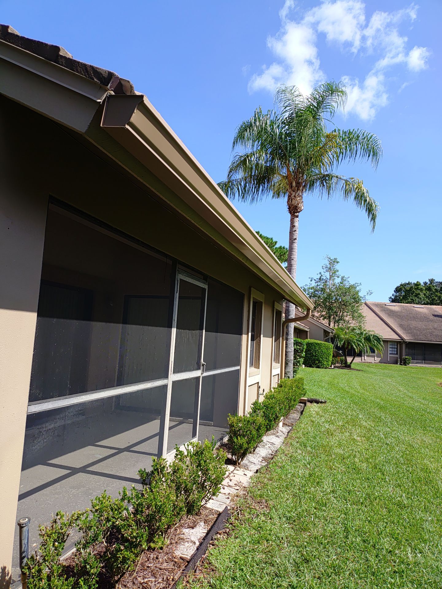 Replace gutter using Gutter Guards, Seamless Gutters, New Downspouts in Palm Harbor FL by Gutter Professors