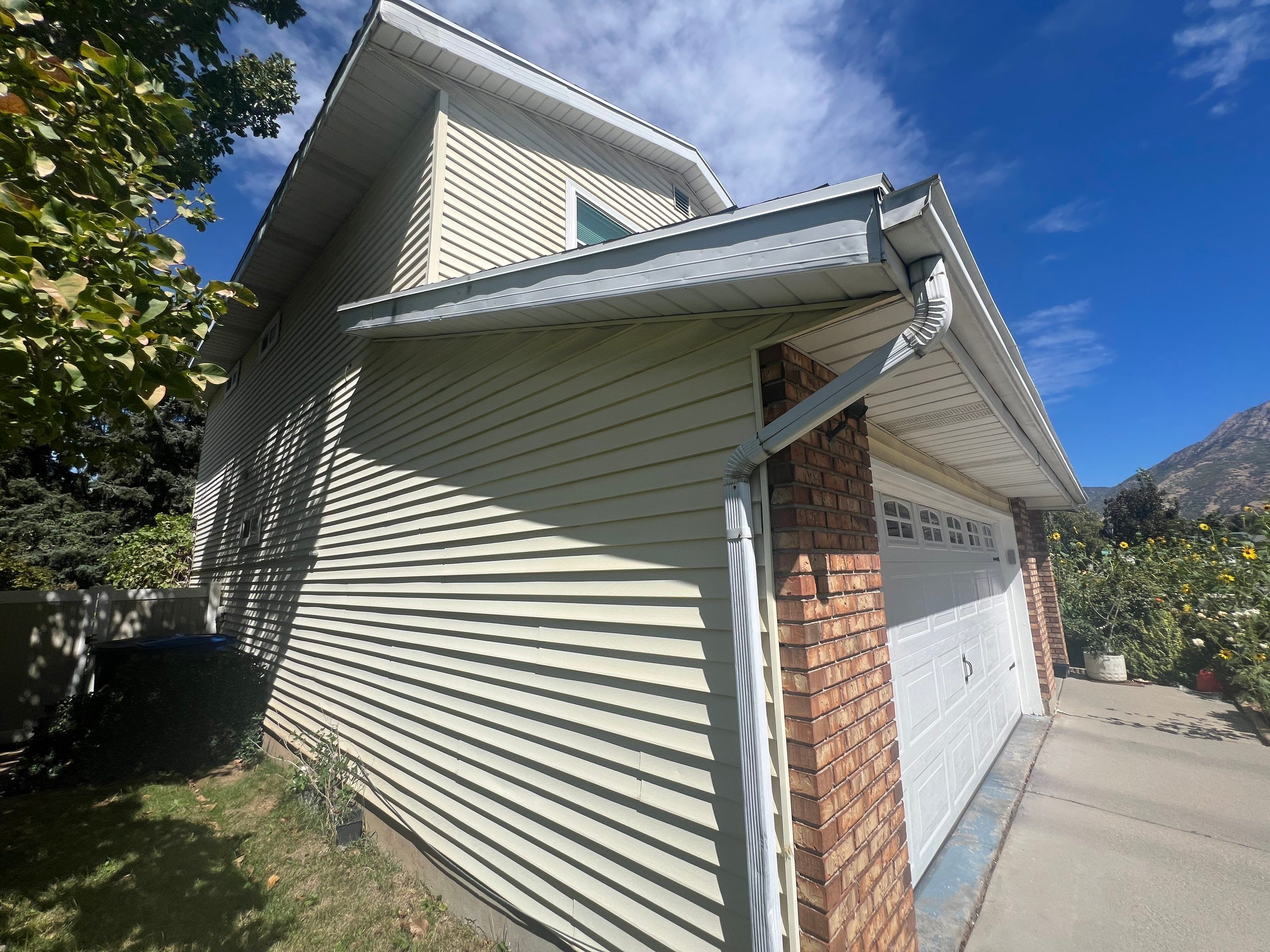 Salt Lake City | James Hardie Lap Siding | Pearl Gray by Ideal Siding Utah