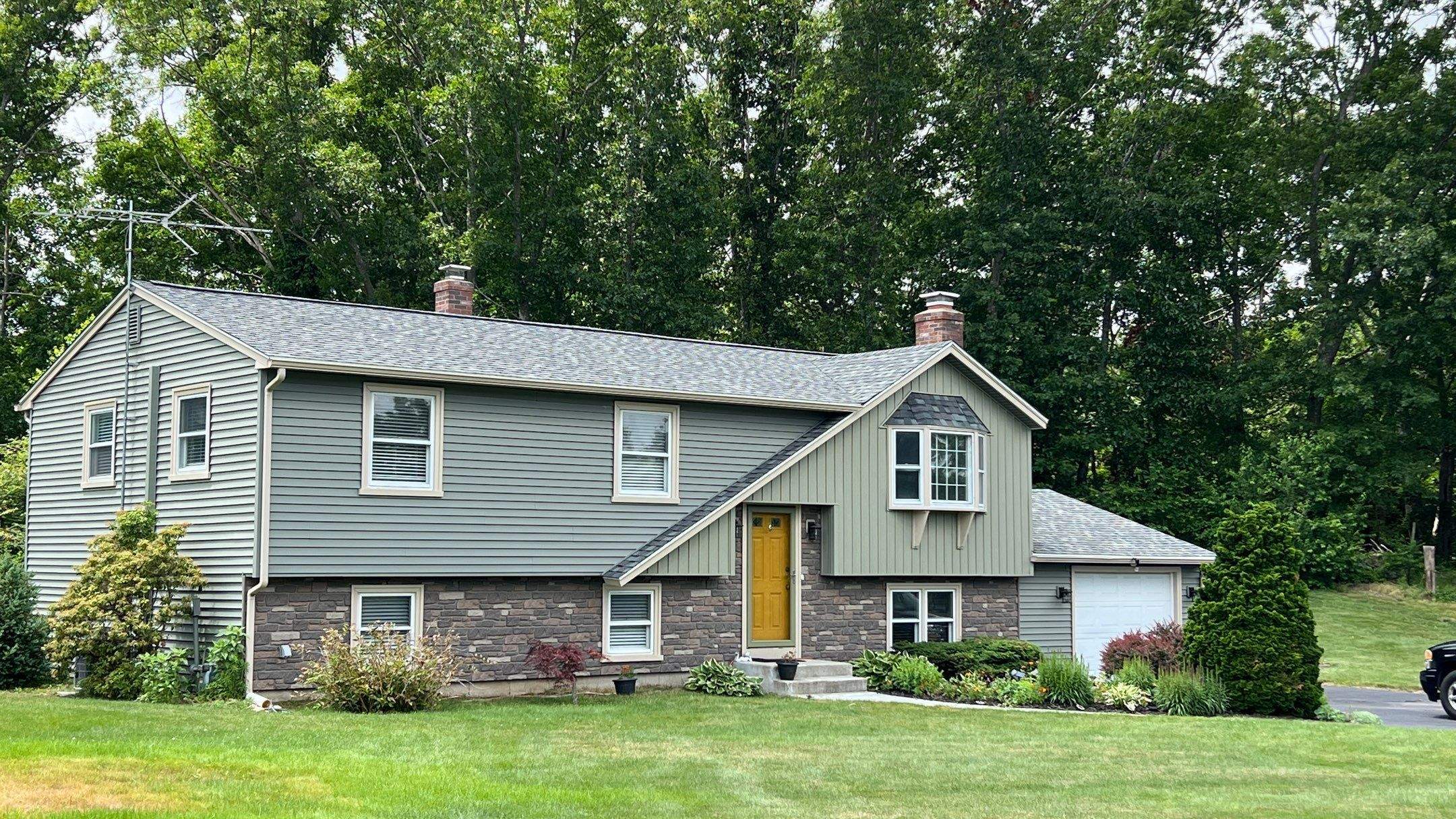 Colonial Slate Roofs by Pinnacle Roofing & Skylights