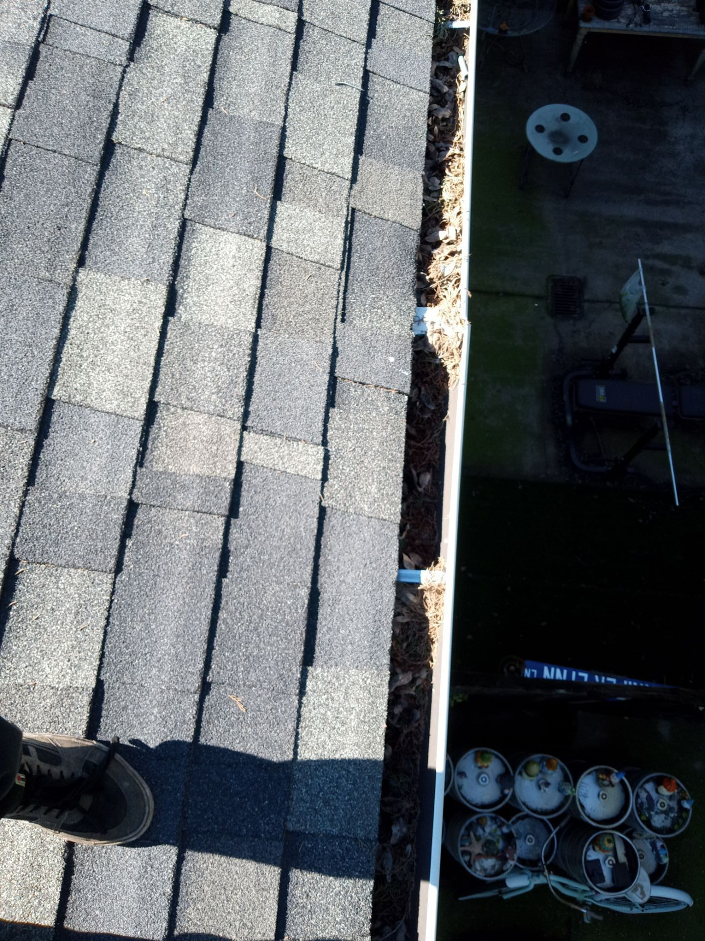 HOA gutter cleaning before photo
