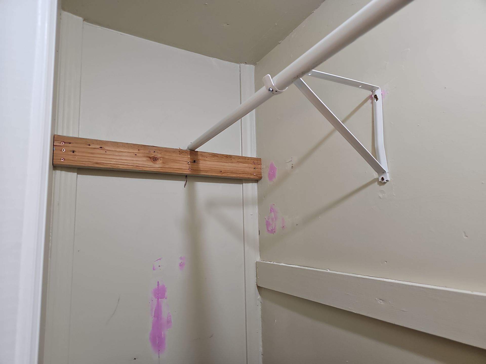 Handyman Projects by Hangman Mounting & Installation 