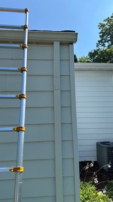 Turtle Shell gutter protection installation in Elgin, IL 60123, photograph 7