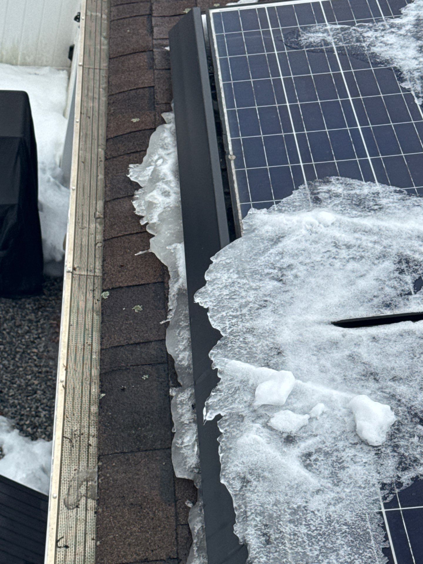 Ice Dam Removal & Snow Removal in Woburn, MA by Mighty Dog Roofing of Greater Middlesex County