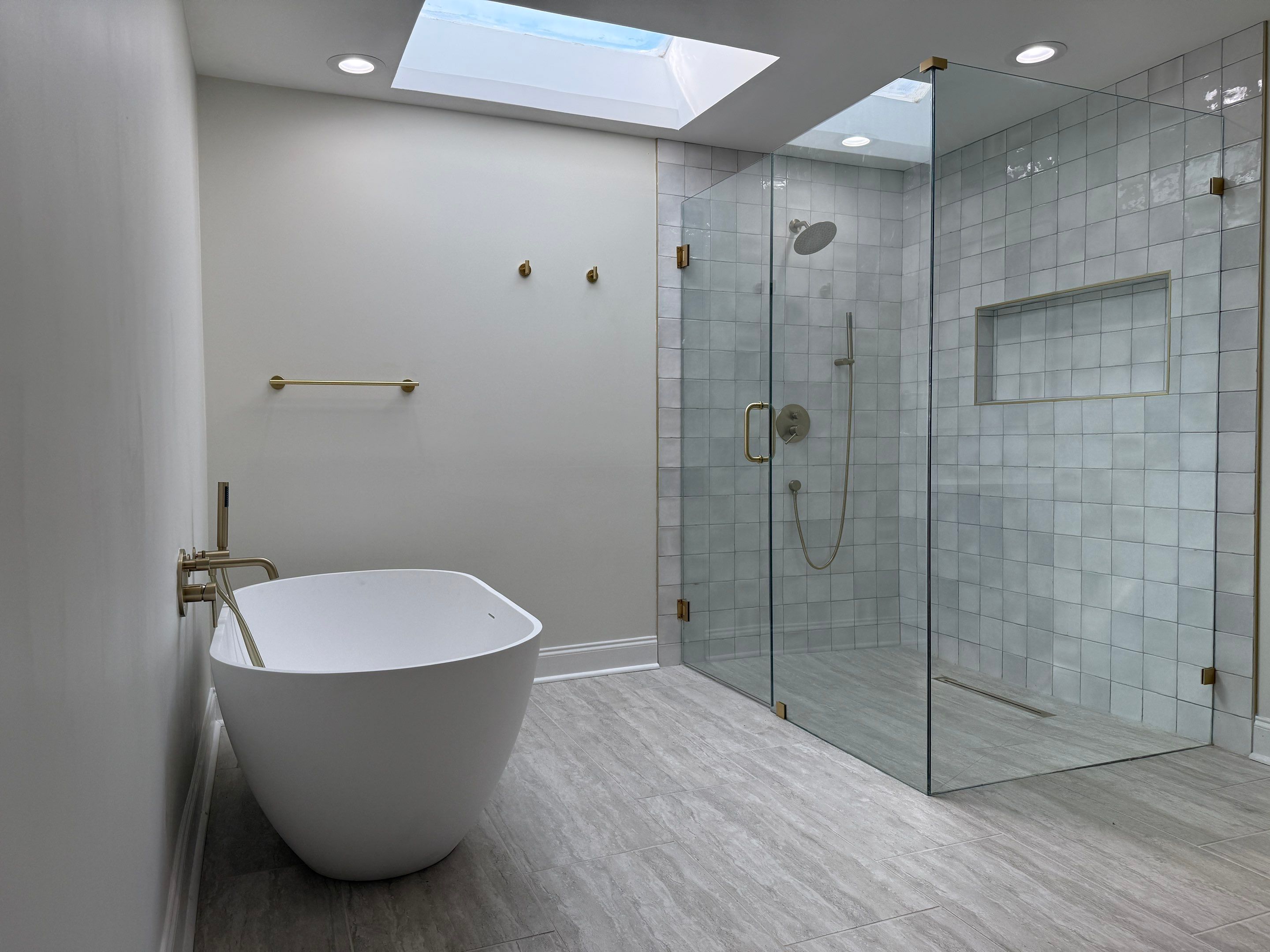 Primary RR Remodel by HOMES BY JAR
