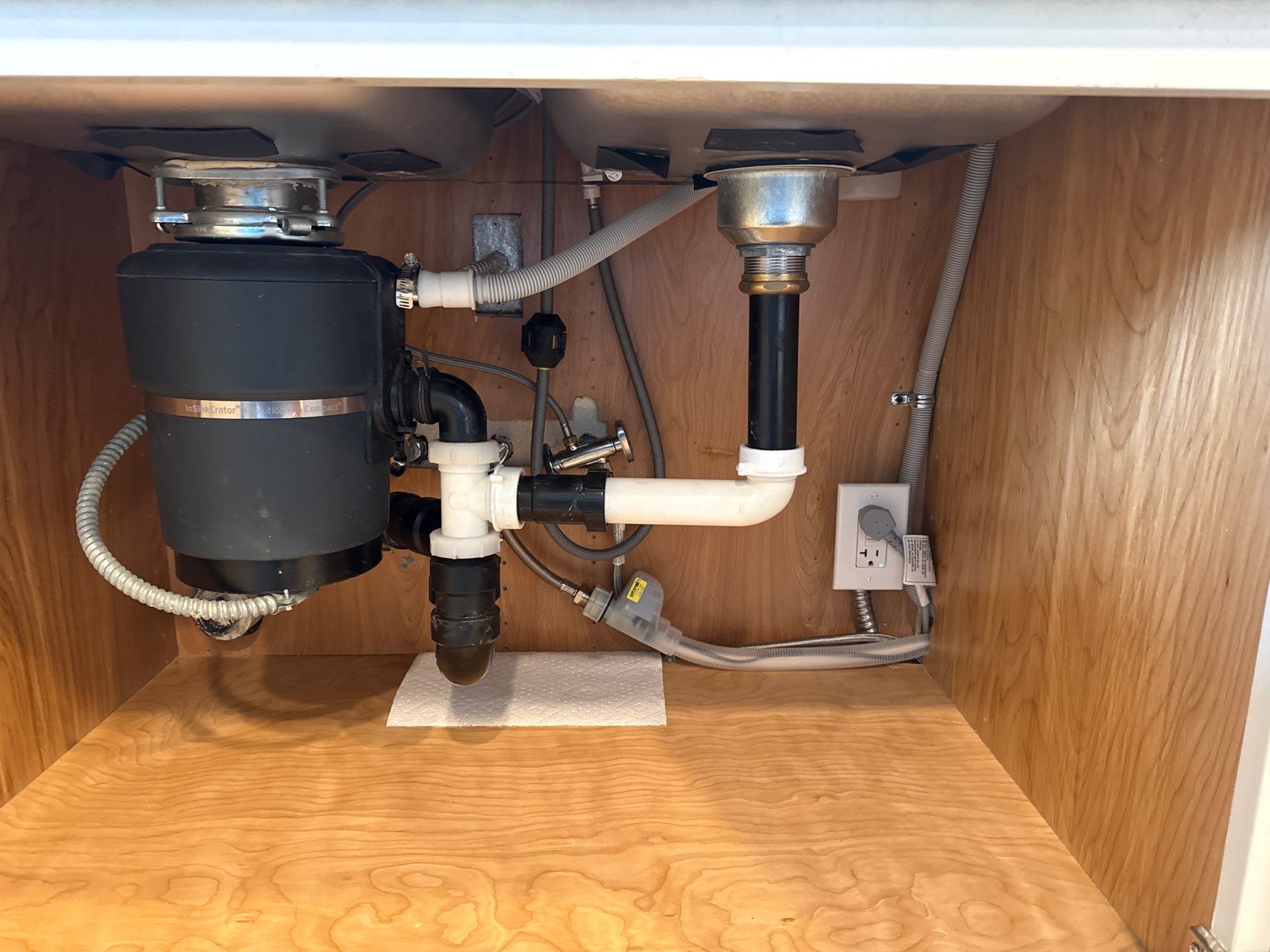 Dishwasher/ Outlit  by RoundHouse Installations