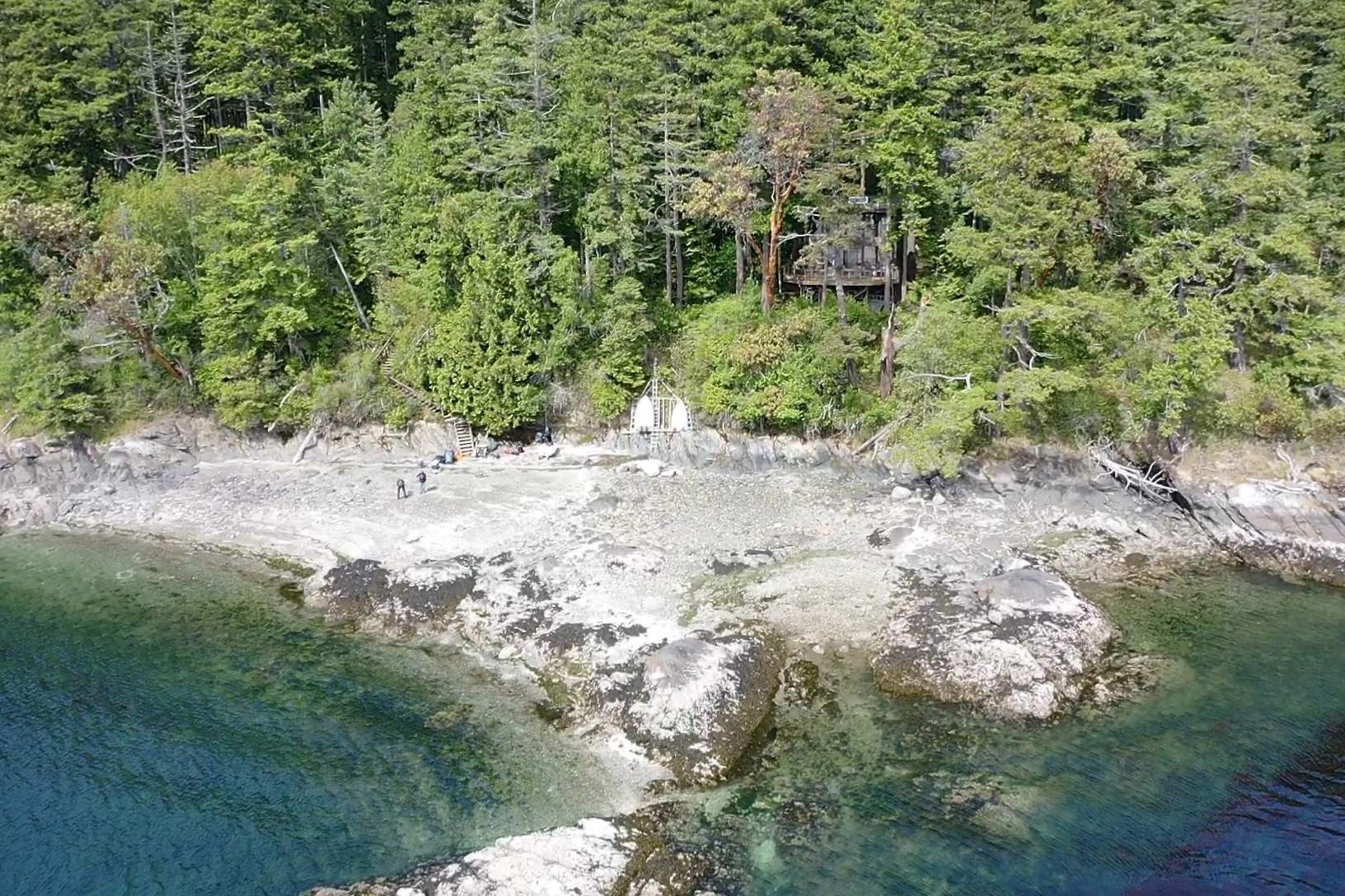 3008 Sinclair Island by RoofWorks Northwest