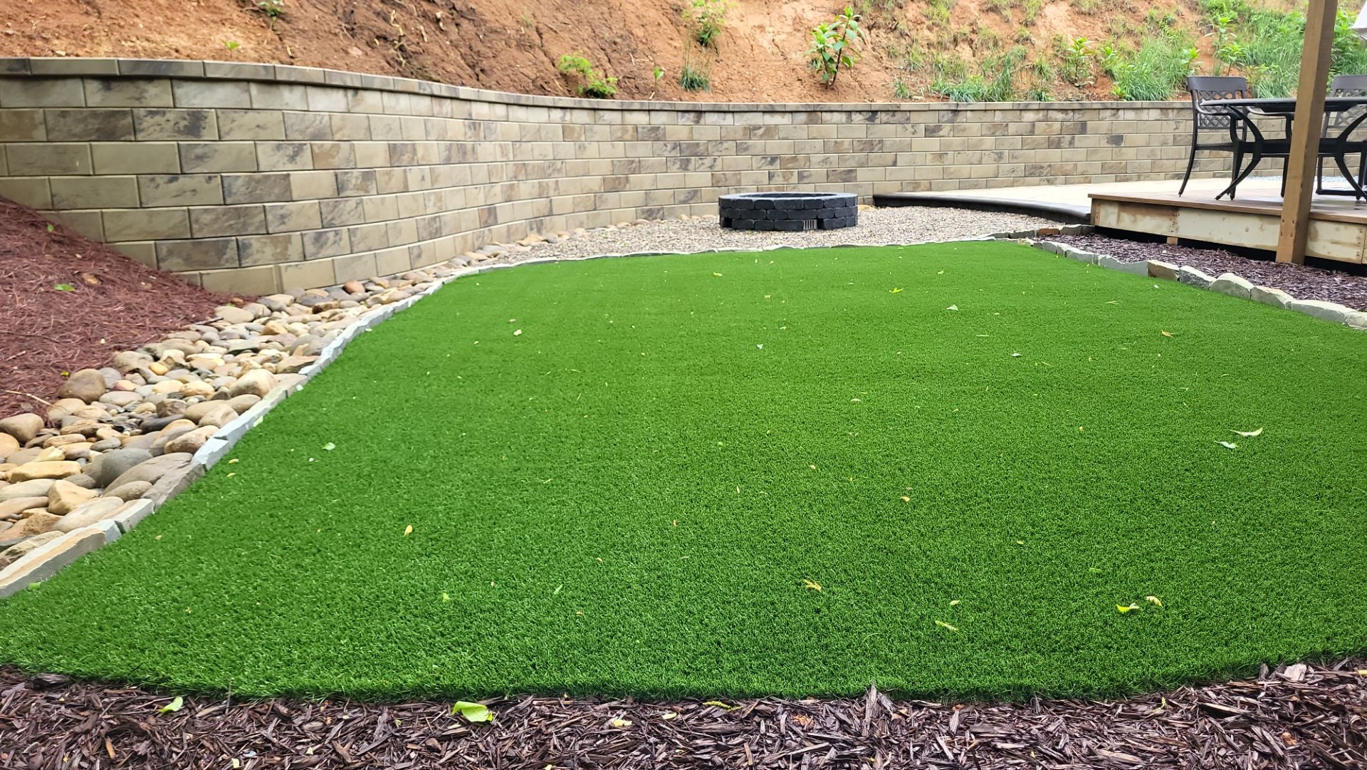 Outdoor Living Space by B&B Landscaping