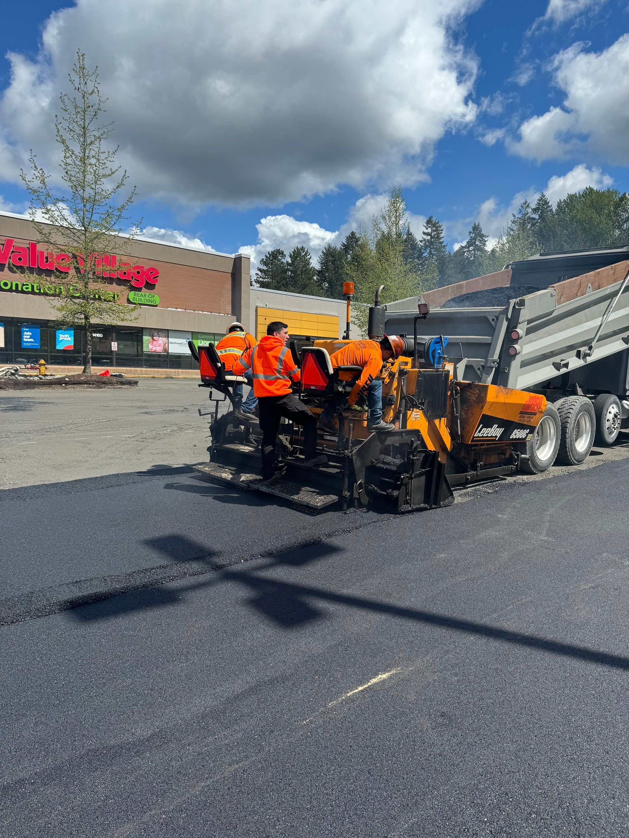 Colliers - Woodinville New Asphalt Parking Lot by Jireh Asphalt & Concrete Inc 