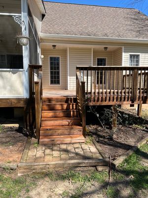 Weathered Deck using Wood Sealant