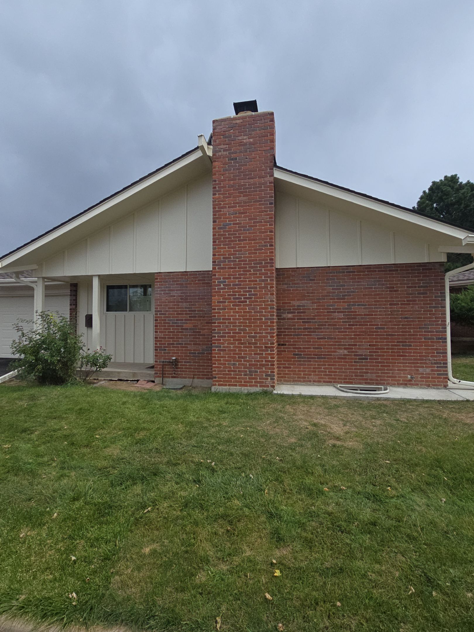 Restoring Beauty: Casa Blanca Makeover for This Duplex by J&M Painting LLC