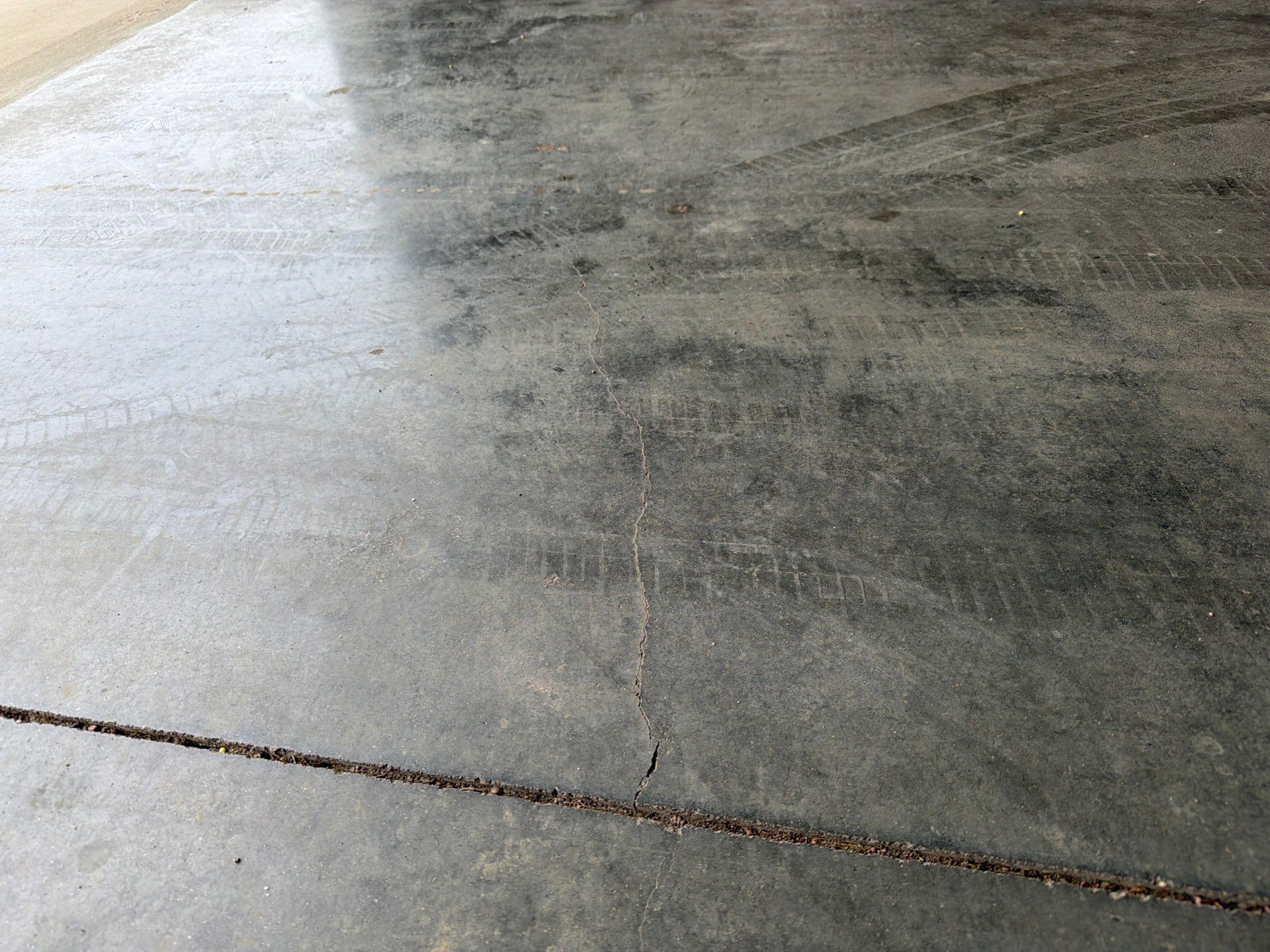 Garage Floor Coating in Tea, South Dakota by Select Painting, Coatings & Garage Cabinets