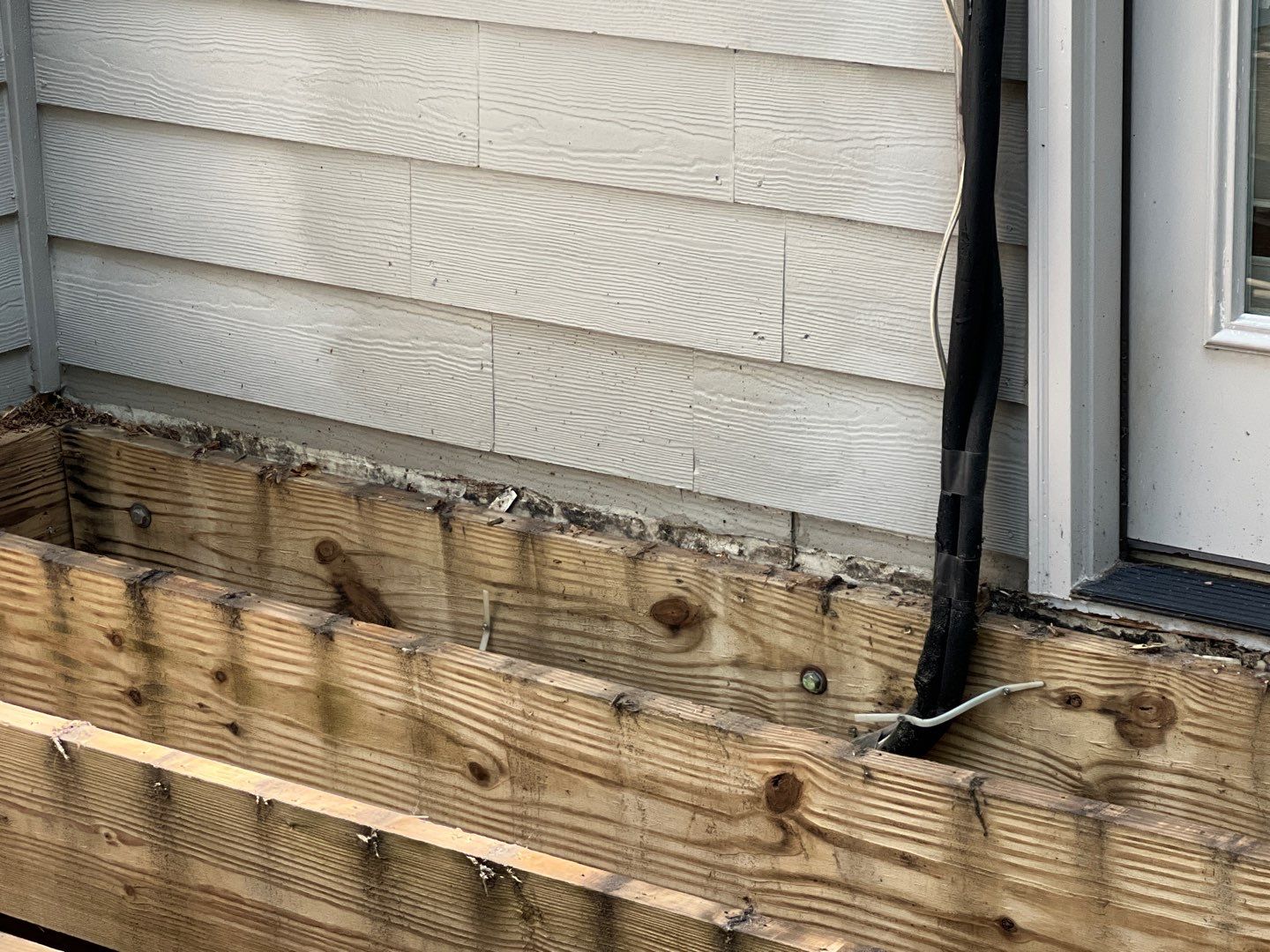 South Trace - Deck Installation  by Pillar and Pine