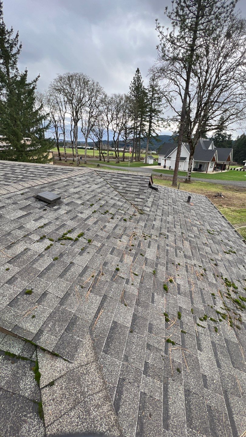 Residential Re-Roof in Lebanon Oregon by Orezona Building & Roofing Company, Inc.