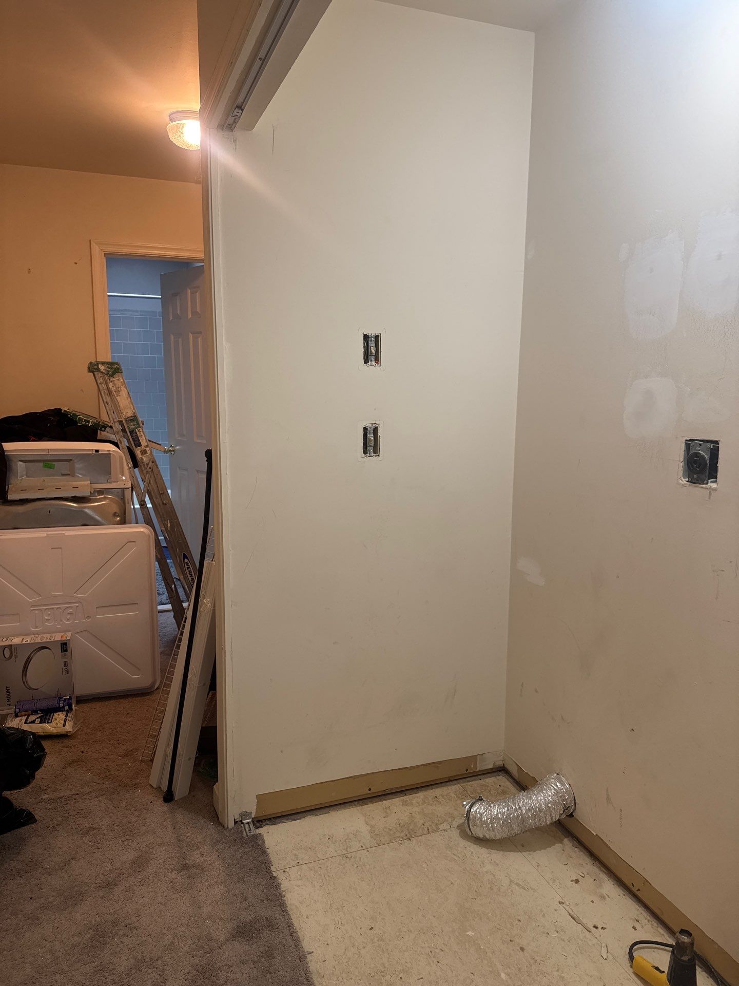 LAUNDRY AND HALLWAY REMODELING using Sherwin Williams  by La Bendicion Contruction Llc