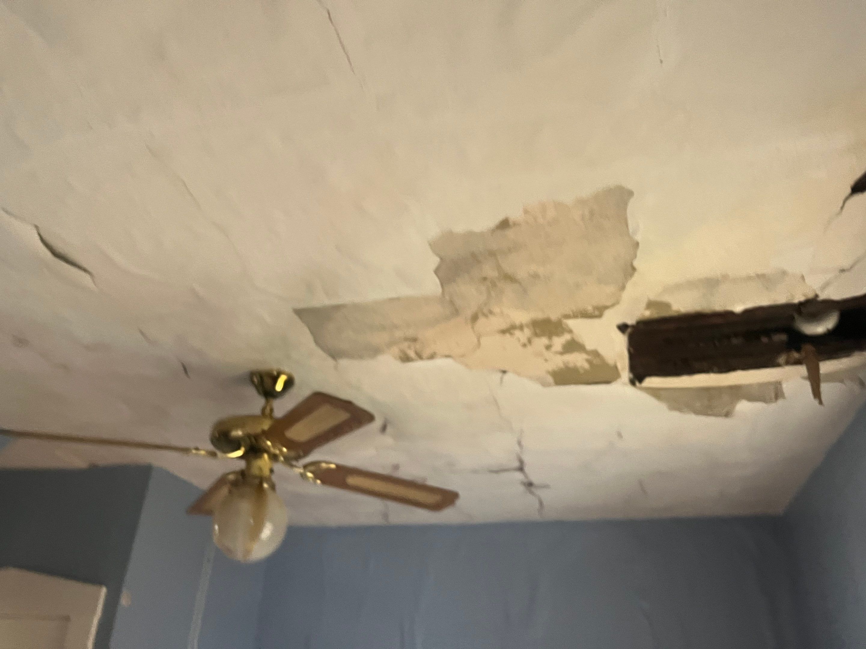 Emergency Service Water Mitigation in Louisville, KY by ANR Restoration