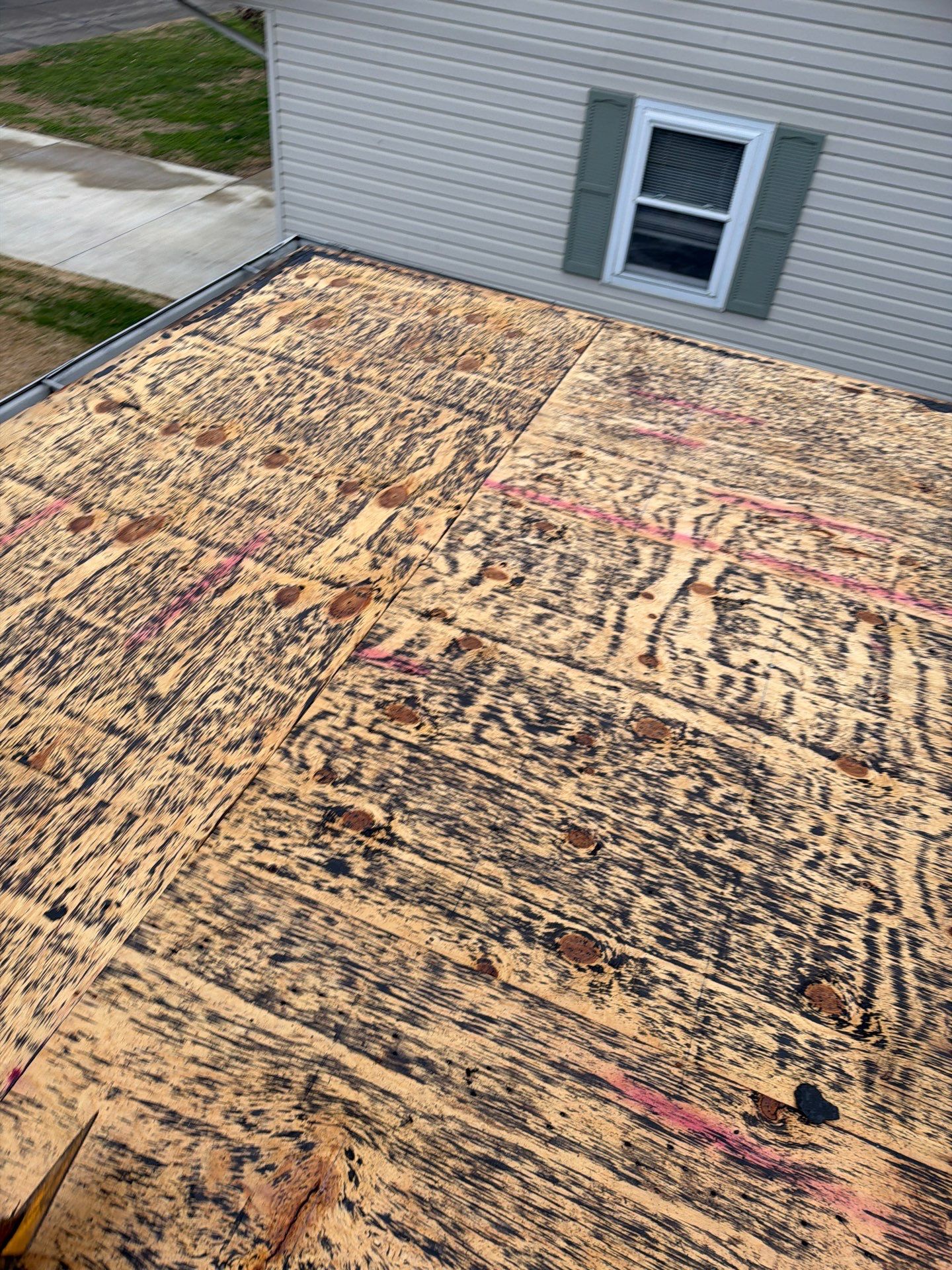 Residential Roofing Installation using EPDM and GAF Timberline HDZ Hickory by Rainstoppers Roofing