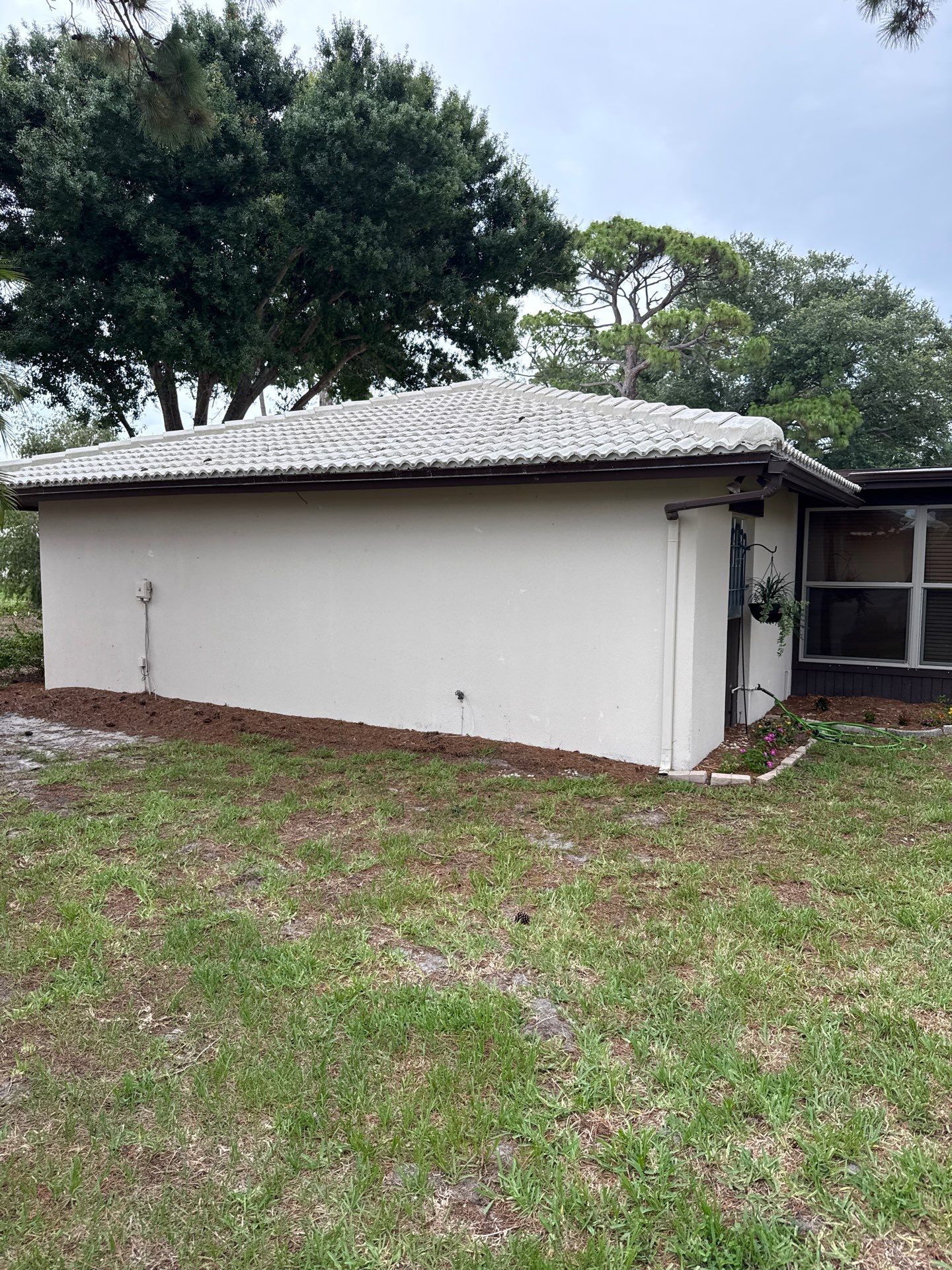 Seamless Aluminum Gutter Installation using Musket Brown Seamless Gutters in Nokomis FL by Gutter Professors