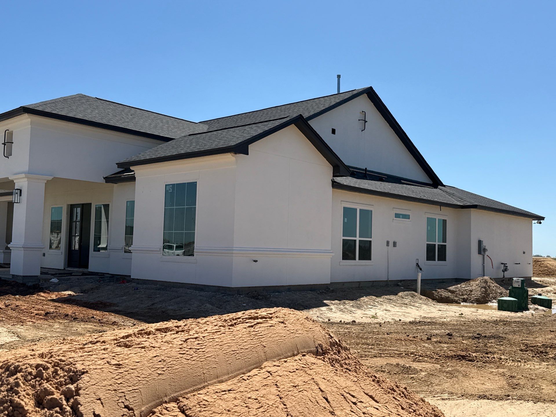 Custom Stucco Masterpiece with Precision Foam Detailing – Waller, TX by Apex Conventional Stucco Llc