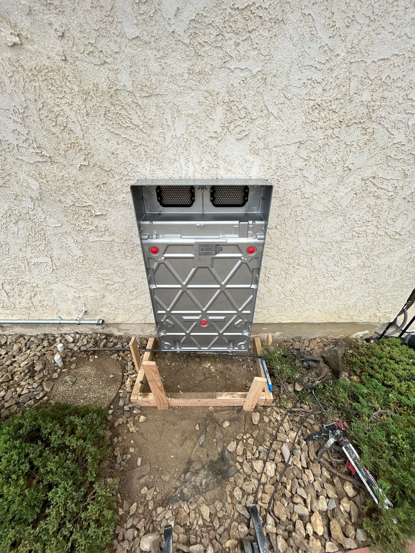 Solar Energy System and Tesla Powerwall Installation in Thousand Oaks by AWS Solar