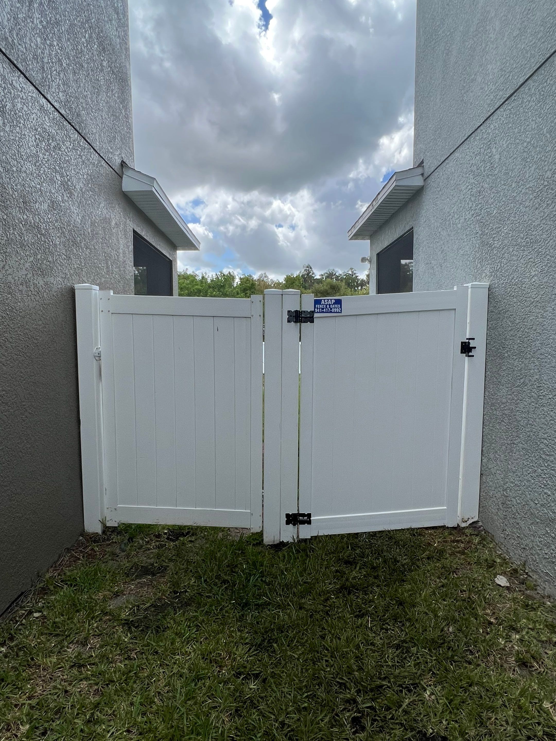 Ruskin, FL 6ft. Tall White Vinyl Privacy with 4ft. Tall White Vinyl Spaced Picket Fence by Asap fence and gates, LLC