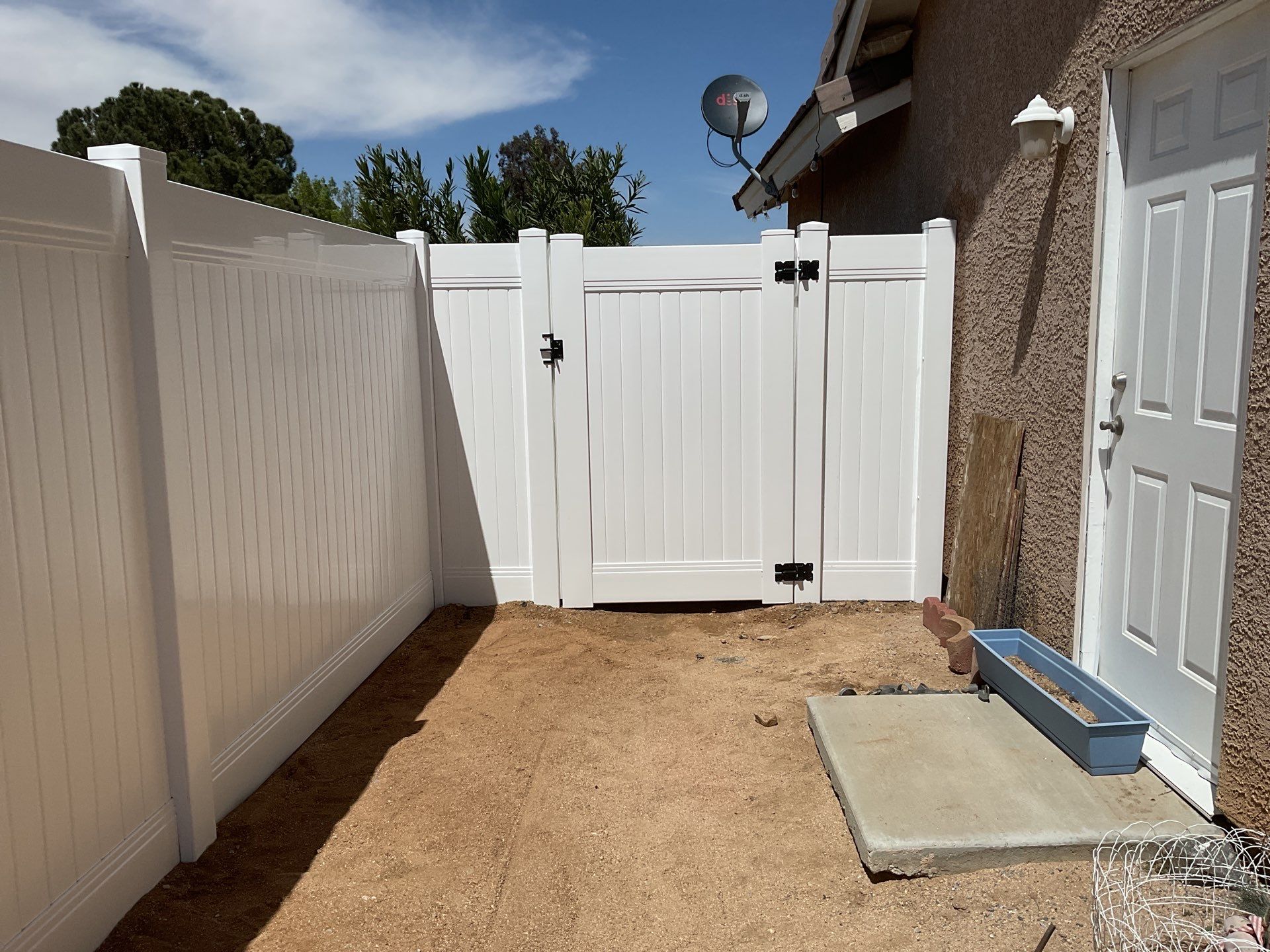 Fence Installation using Vinyl by Fence Guys Inc. 