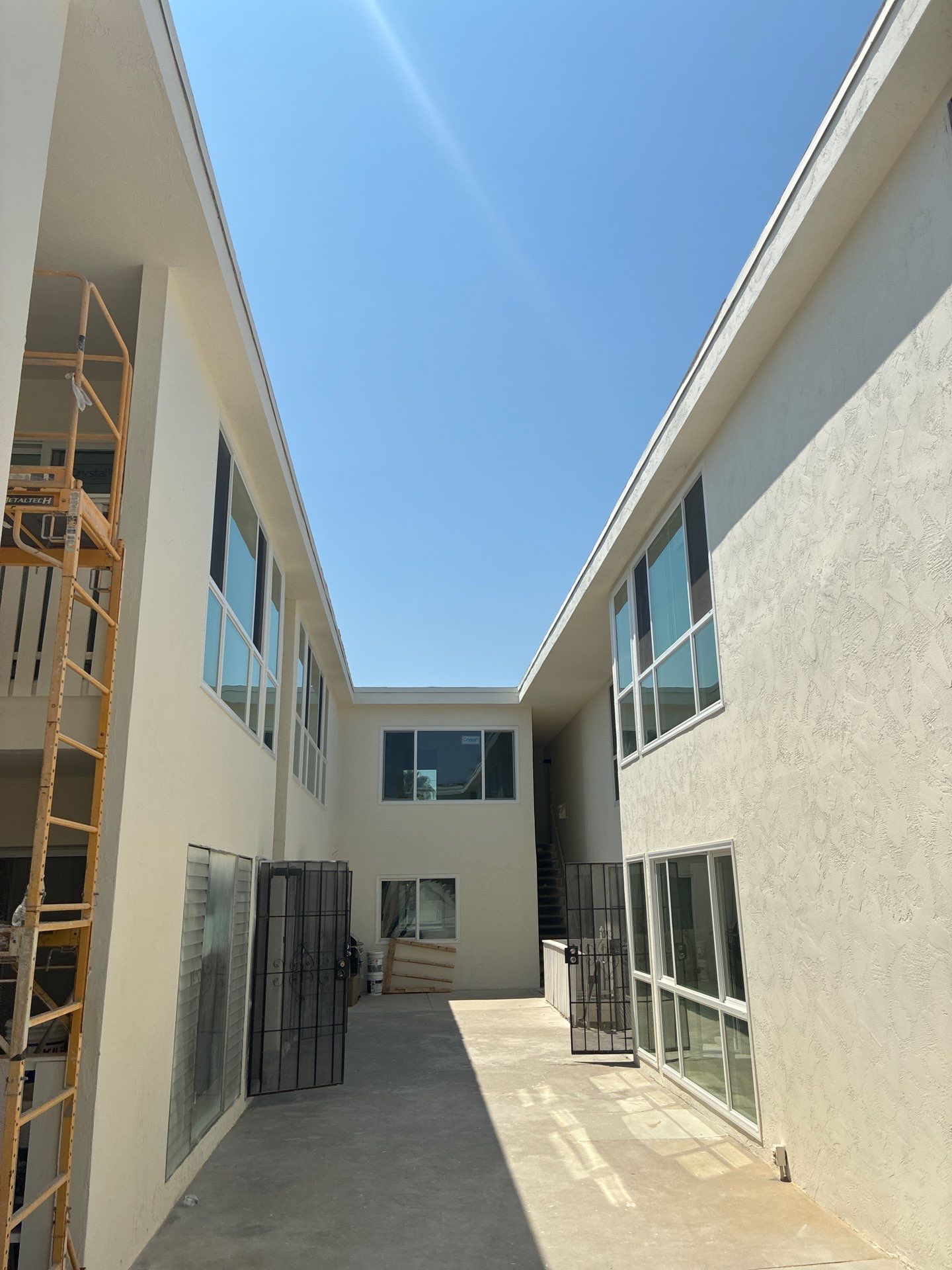 Project in 2140 Howard with 17 units by M1 Builds, Inc.