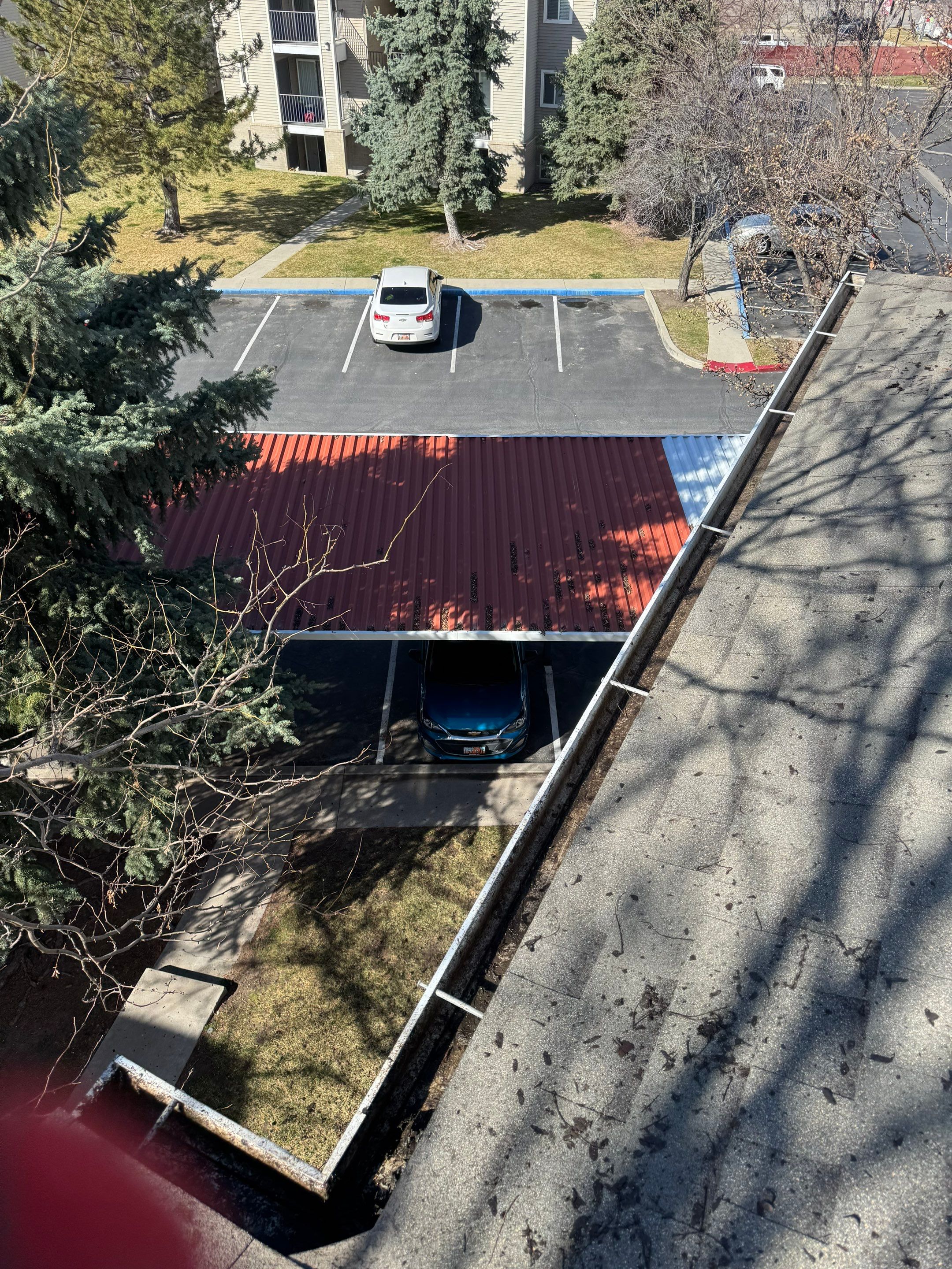 Commercial gutter cleaning Utah after photo with clean gutters