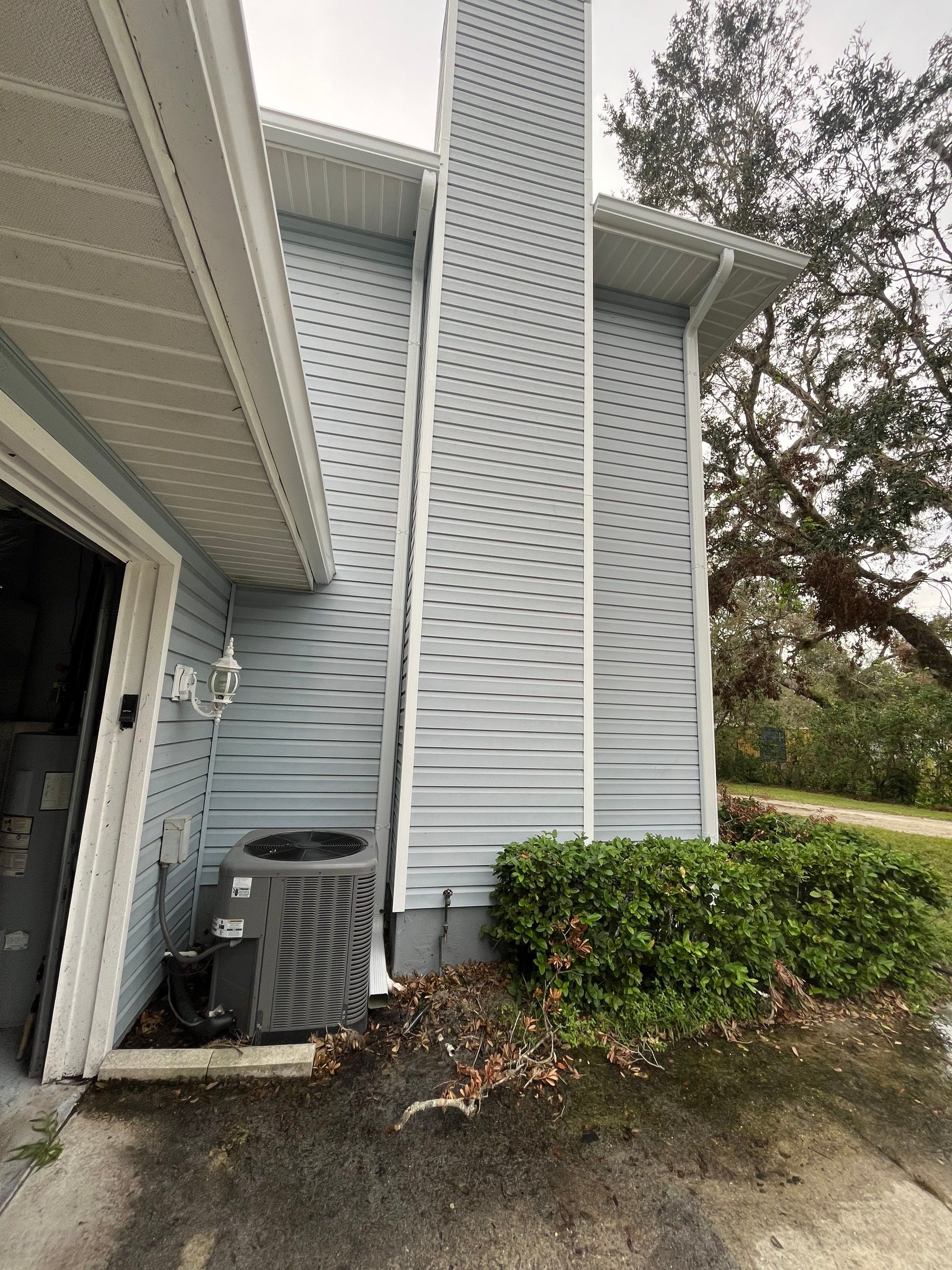 6-inch Seamless Gutters Installed in Bradenton FL by Gutter Professors