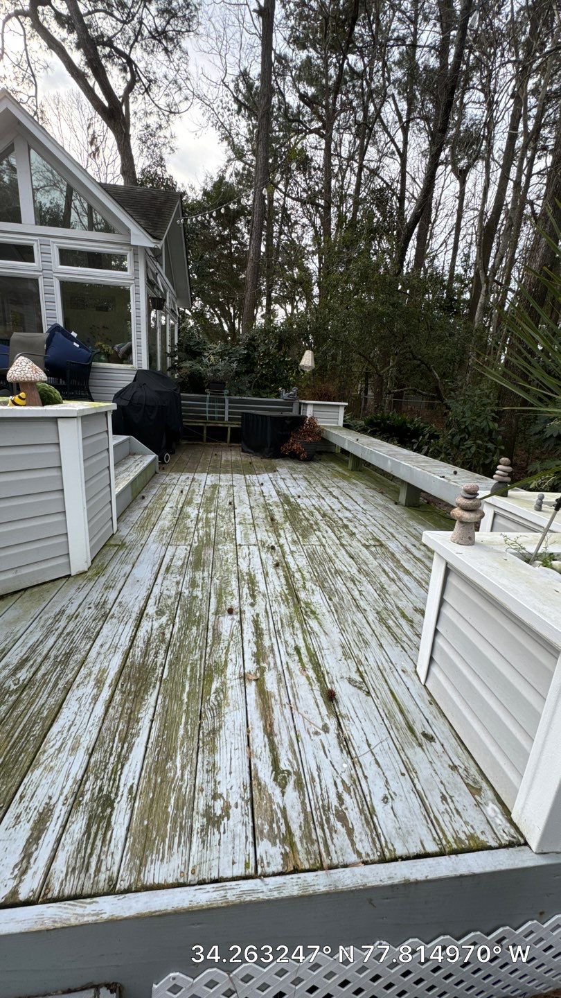 Deck using AcryFin by DuraSeal
