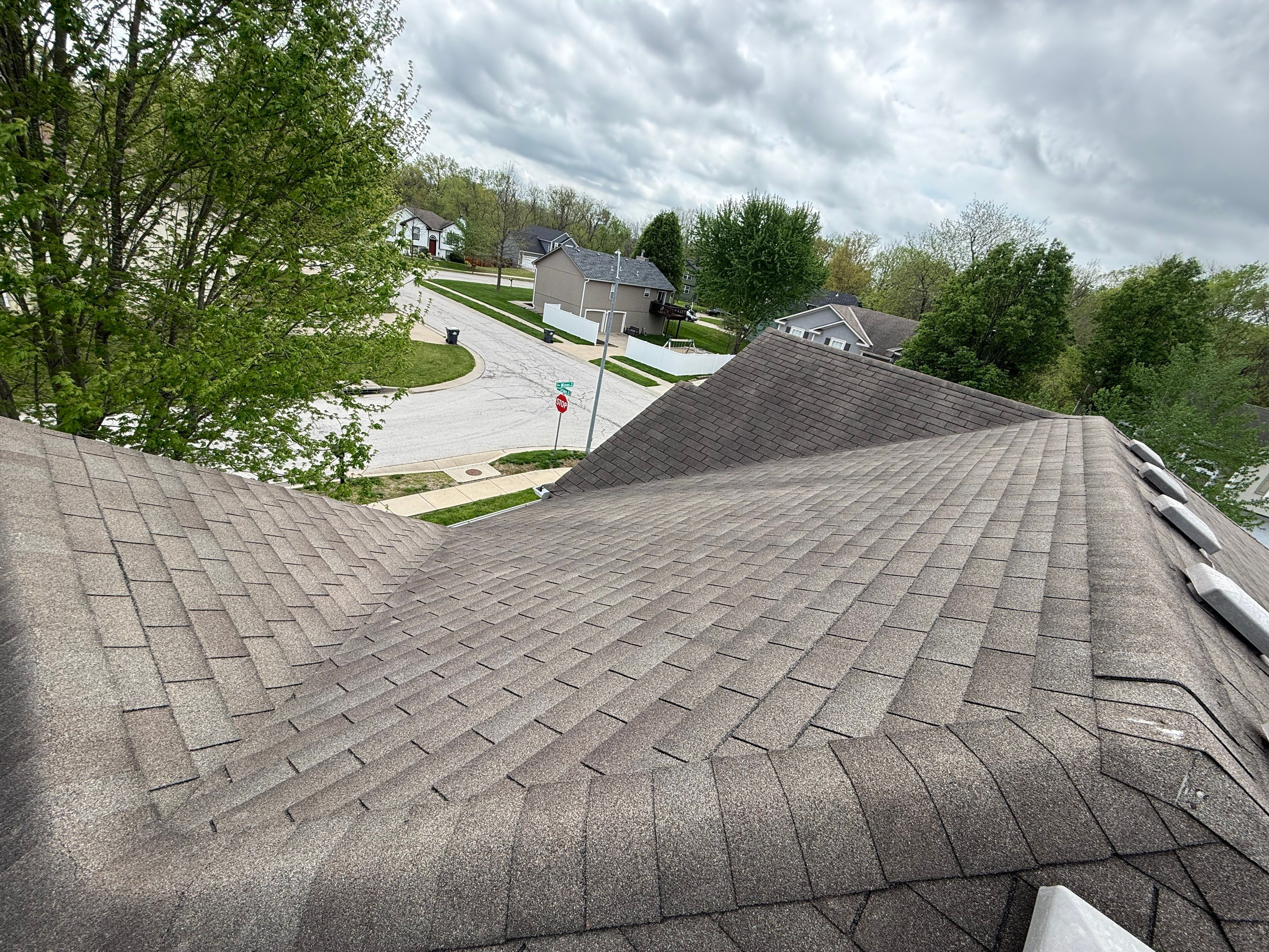 Grain Valley Residential Roof Replacement Featuring GAF Timberline HDZ Shingles by Summit Roofing