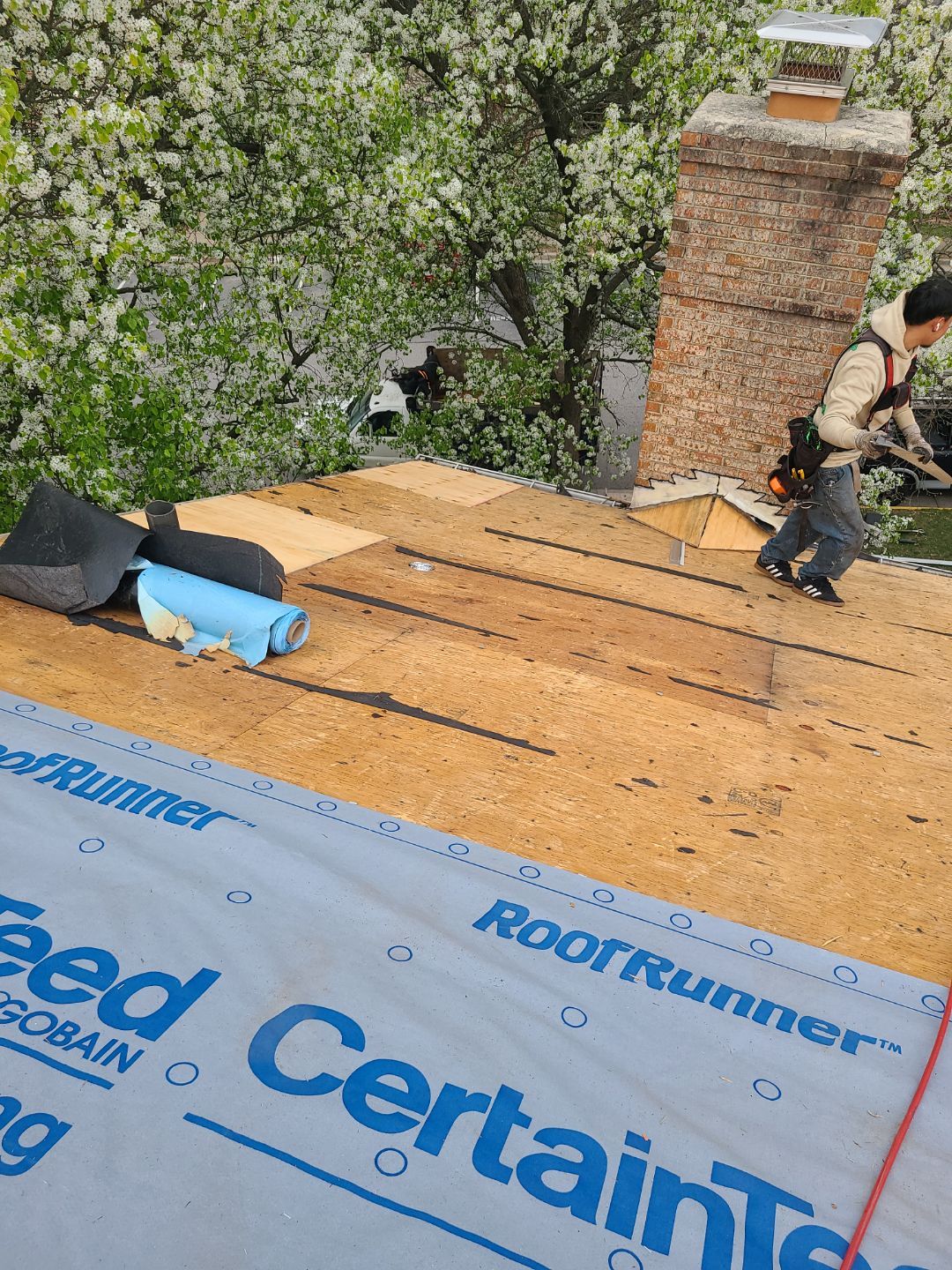 Springfield: Residential Roof Replacement with CertainTeed Landmark Pro in Max Def Red Oak by RM Banning, Inc.