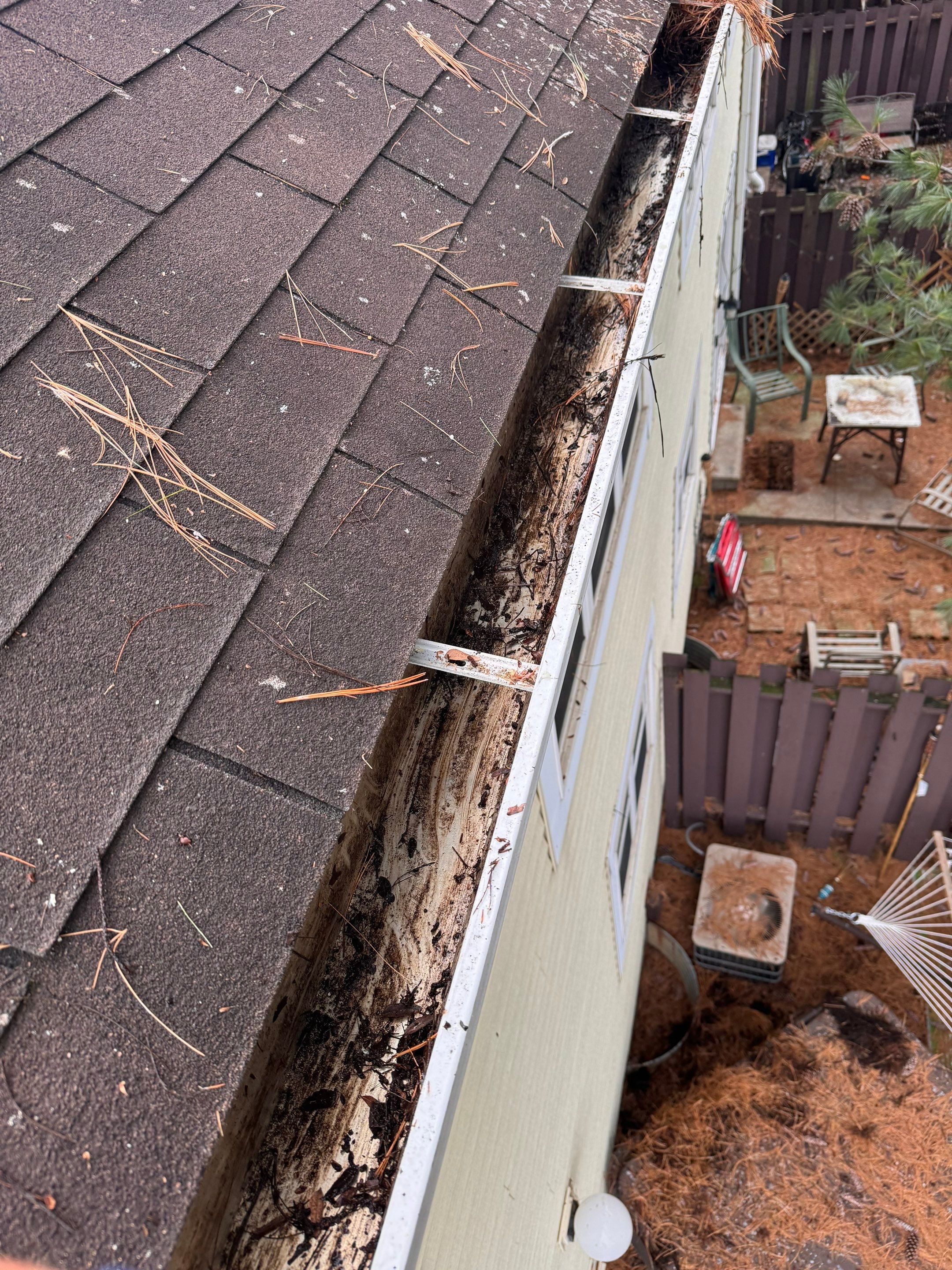 Commercial gutter cleaning Charleston, WV after photo with clean gutters