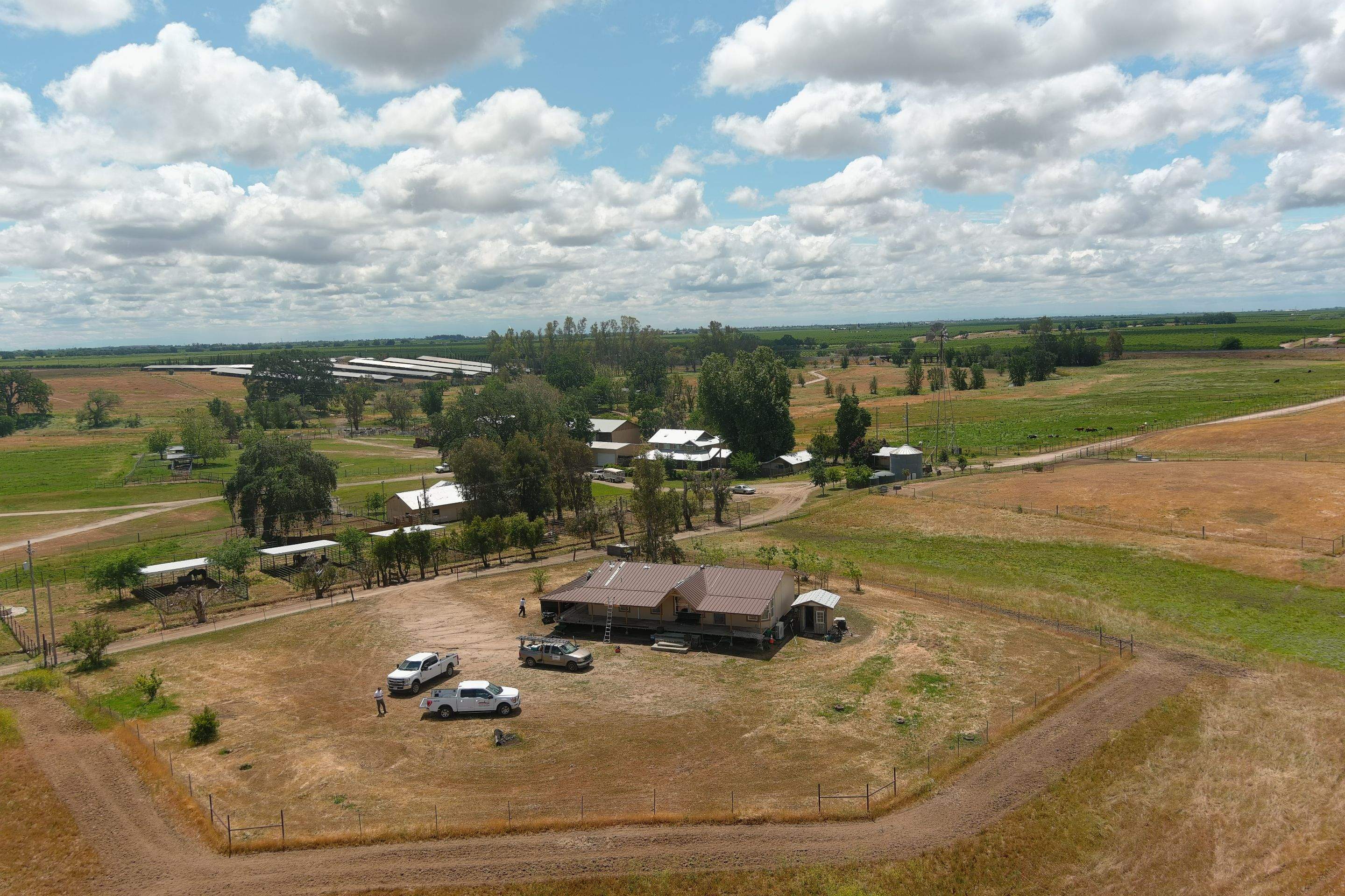 Metal roofing installation using Standing seam metal roofing system by Straight Edge Roofing Inc