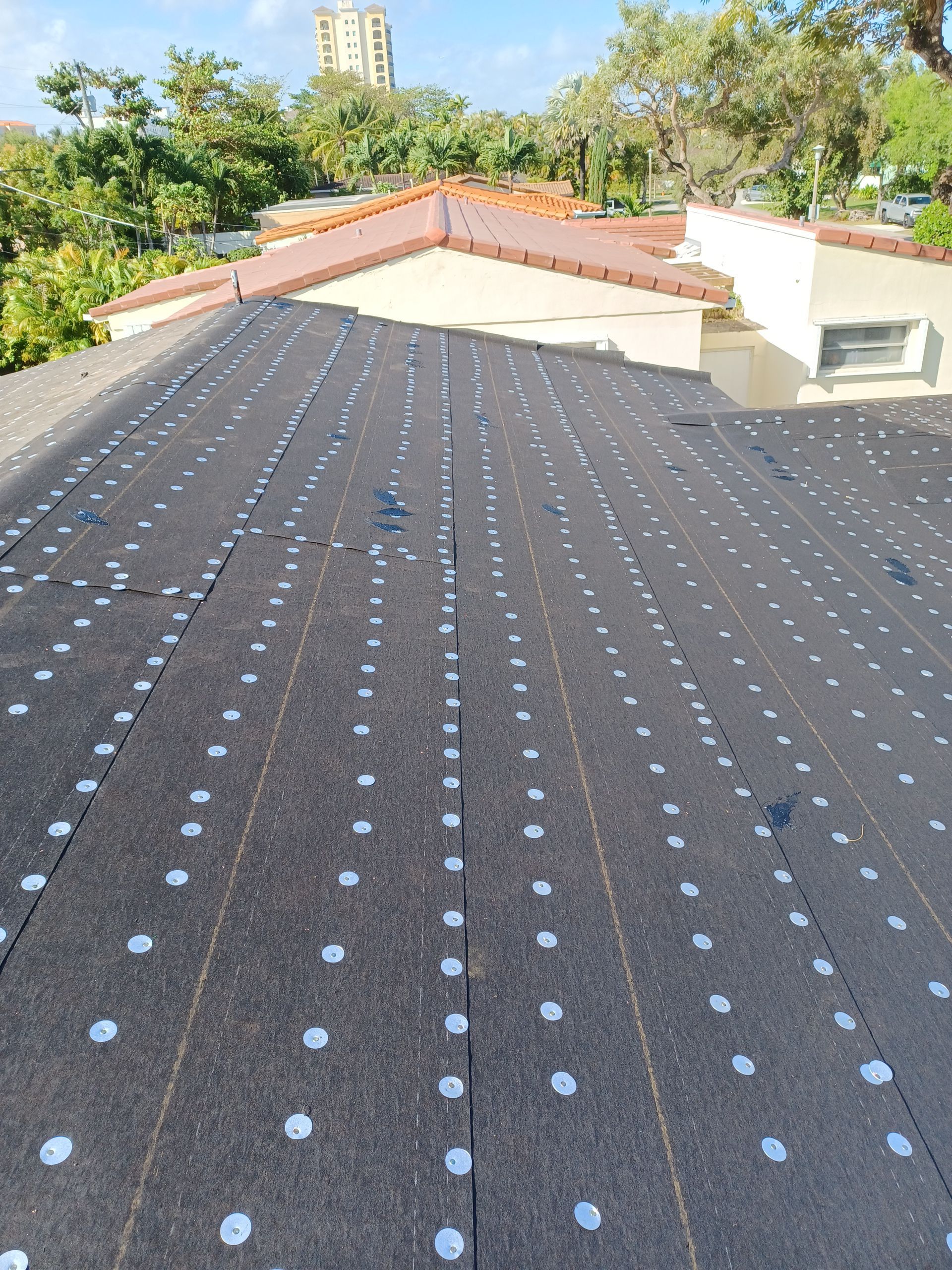Metal Roof - Galvalume Ash Gray by Istueta Roofing