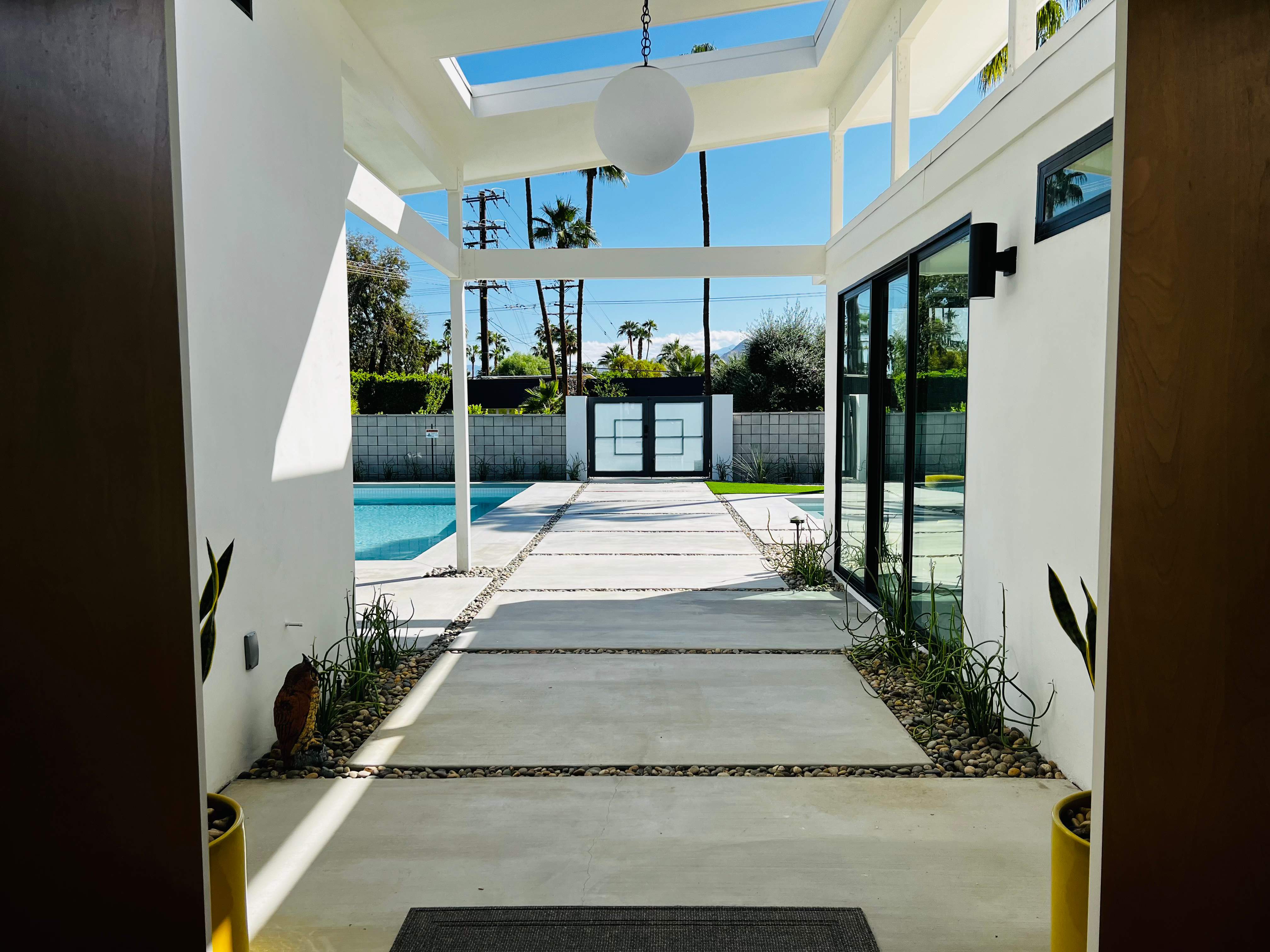 Palm Springs Midcentury Modern Home by One Stop Source